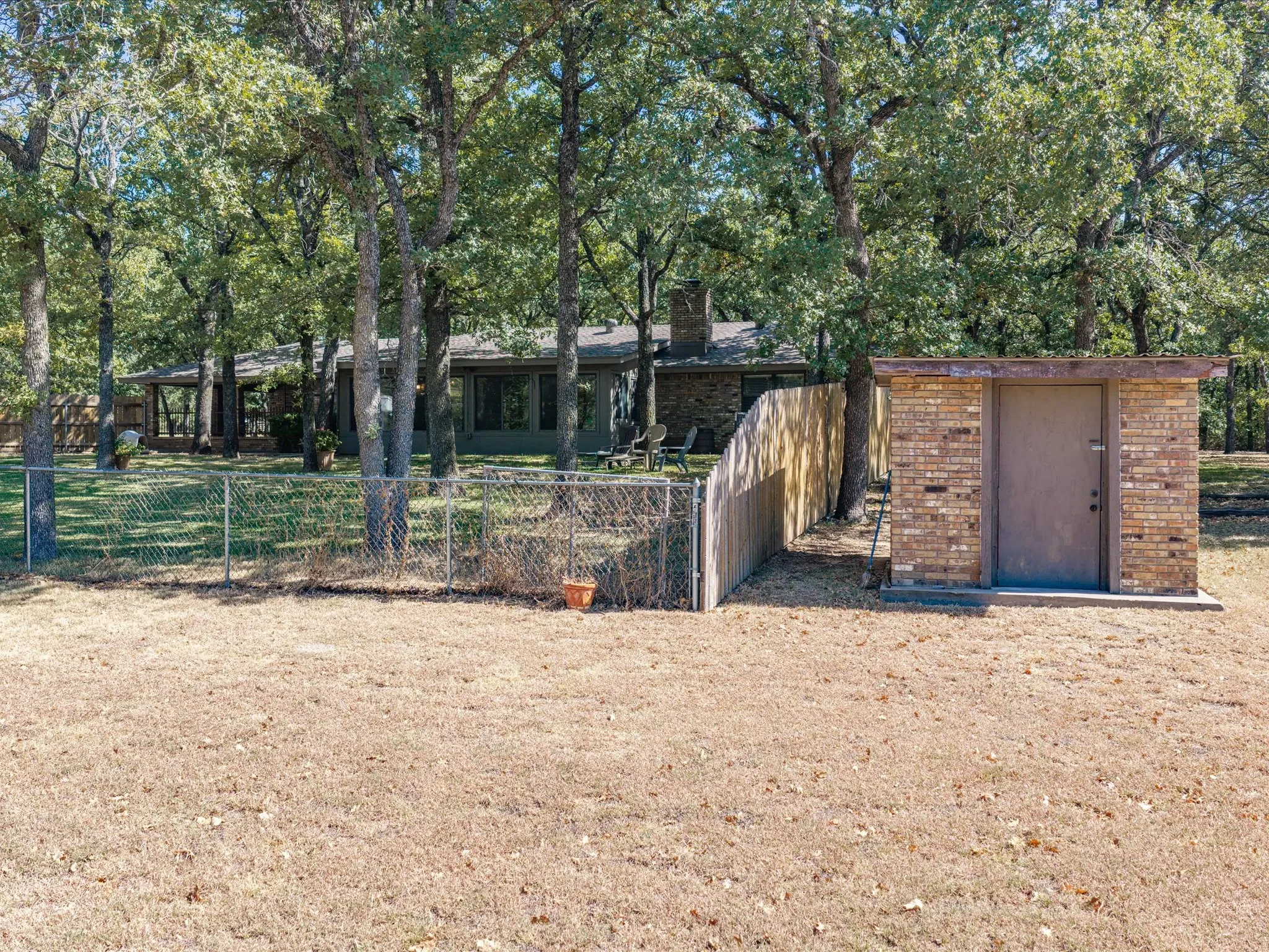Single Family Residence For Sale in Montague County , 194 PR 203, Bowie, Texas 76230, 3 Bedroom, 2 Bathroom, Garage spaces, 1,986 Sqft, built in 1980, mls#21357443, Real Estate Agent in Bowie, Homes For Sale in Montague county, Homes For Sale in Bowie, Realtor in Bowie Texas, Real Estate Brokerage Independent Realty Texas, Luminita Cordes Realtor