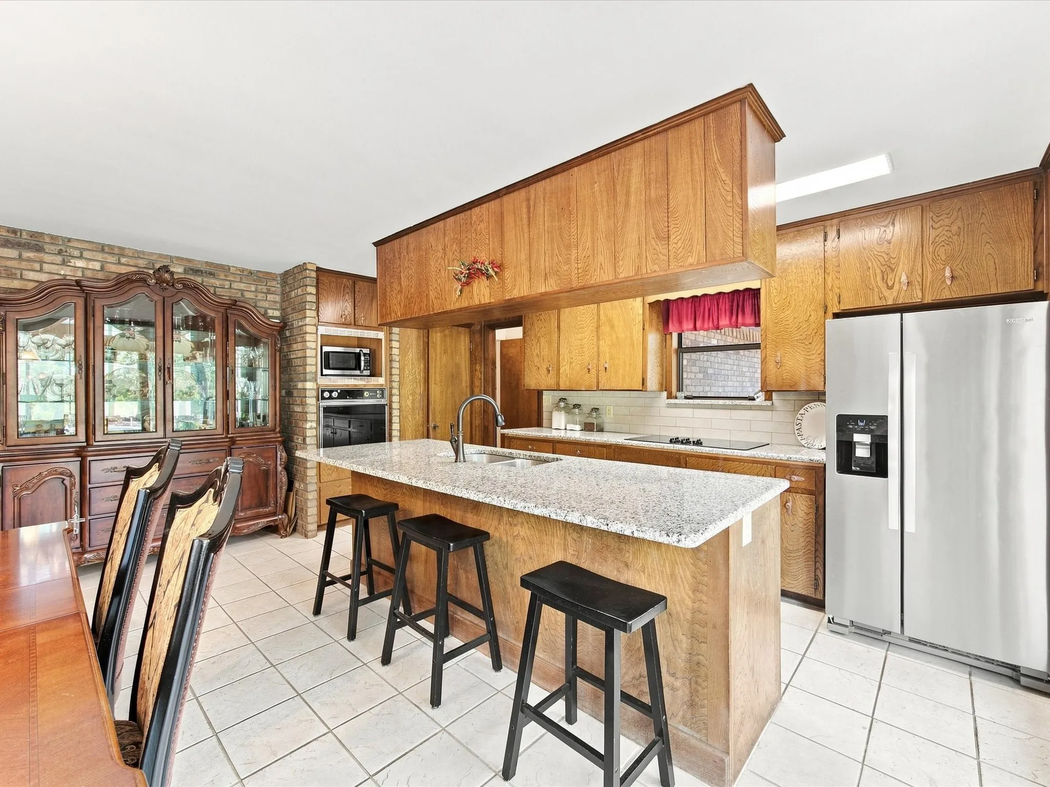 Single Family Residence For Sale in Montague County , 194 PR 203, Bowie, Texas 76230, 3 Bedroom, 2 Bathroom, Garage spaces, 1,986 Sqft, built in 1980, mls#21357443, Real Estate Agent in Bowie, Homes For Sale in Montague county, Homes For Sale in Bowie, Realtor in Bowie Texas, Real Estate Brokerage Independent Realty Texas, Luminita Cordes Realtor