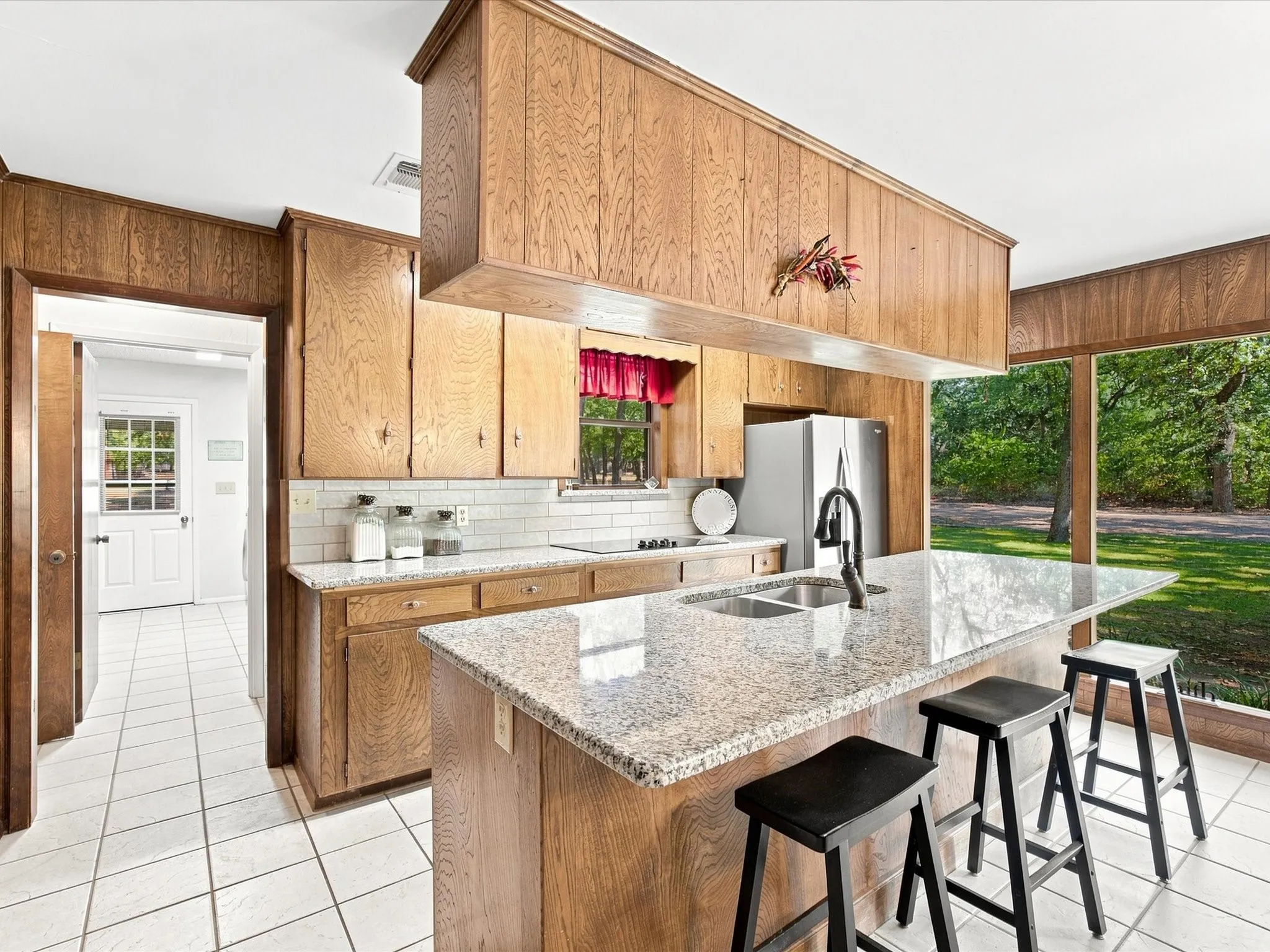 Single Family Residence For Sale in Montague County , 194 PR 203, Bowie, Texas 76230, 3 Bedroom, 2 Bathroom, Garage spaces, 1,986 Sqft, built in 1980, mls#21357443, Real Estate Agent in Bowie, Homes For Sale in Montague county, Homes For Sale in Bowie, Realtor in Bowie Texas, Real Estate Brokerage Independent Realty Texas, Luminita Cordes Realtor
