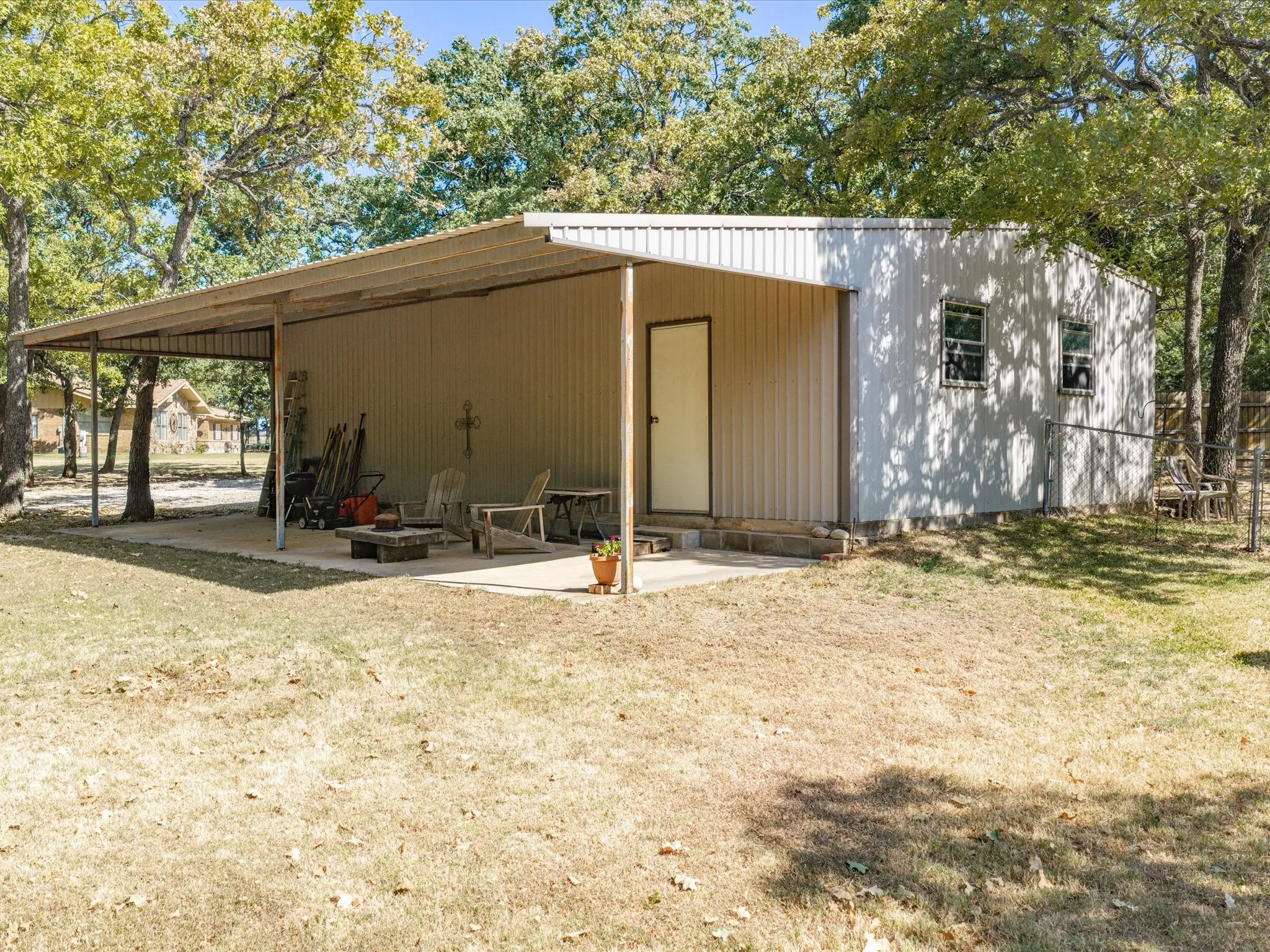 Single Family Residence For Sale in Montague County , 194 PR 203, Bowie, Texas 76230, 3 Bedroom, 2 Bathroom, Garage spaces, 1,986 Sqft, built in 1980, mls#21357443, Real Estate Agent in Bowie, Homes For Sale in Montague county, Homes For Sale in Bowie, Realtor in Bowie Texas, Real Estate Brokerage Independent Realty Texas, Luminita Cordes Realtor