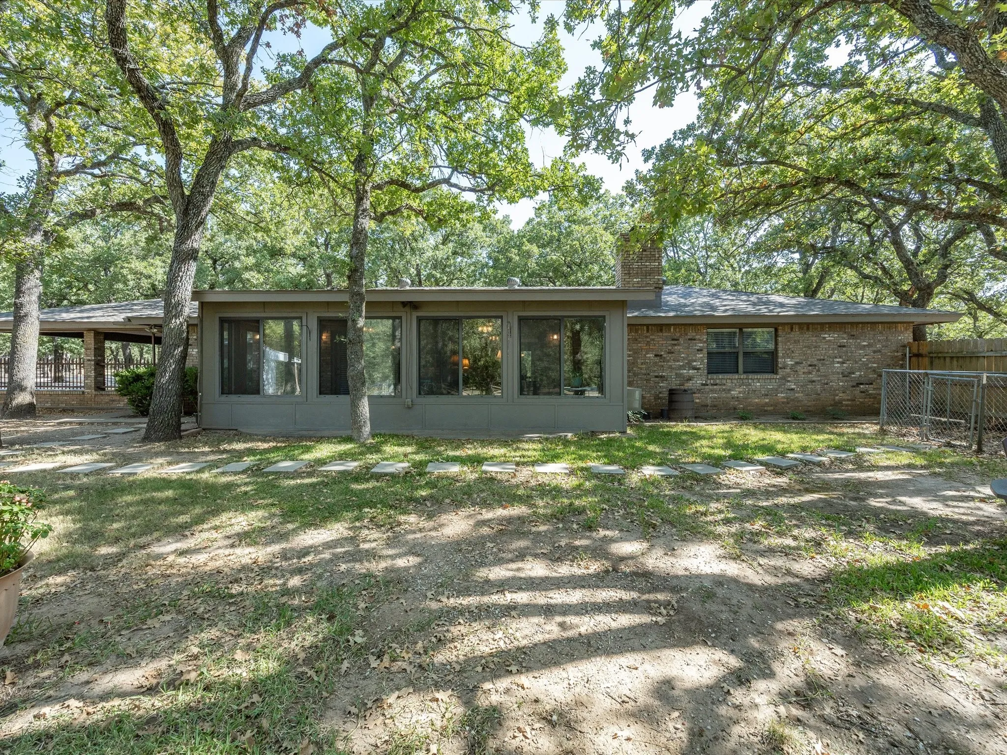 Single Family Residence For Sale in Montague County , 194 PR 203, Bowie, Texas 76230, 3 Bedroom, 2 Bathroom, Garage spaces, 1,986 Sqft, built in 1980, mls#21357443, Real Estate Agent in Bowie, Homes For Sale in Montague county, Homes For Sale in Bowie, Realtor in Bowie Texas, Real Estate Brokerage Independent Realty Texas, Luminita Cordes Realtor