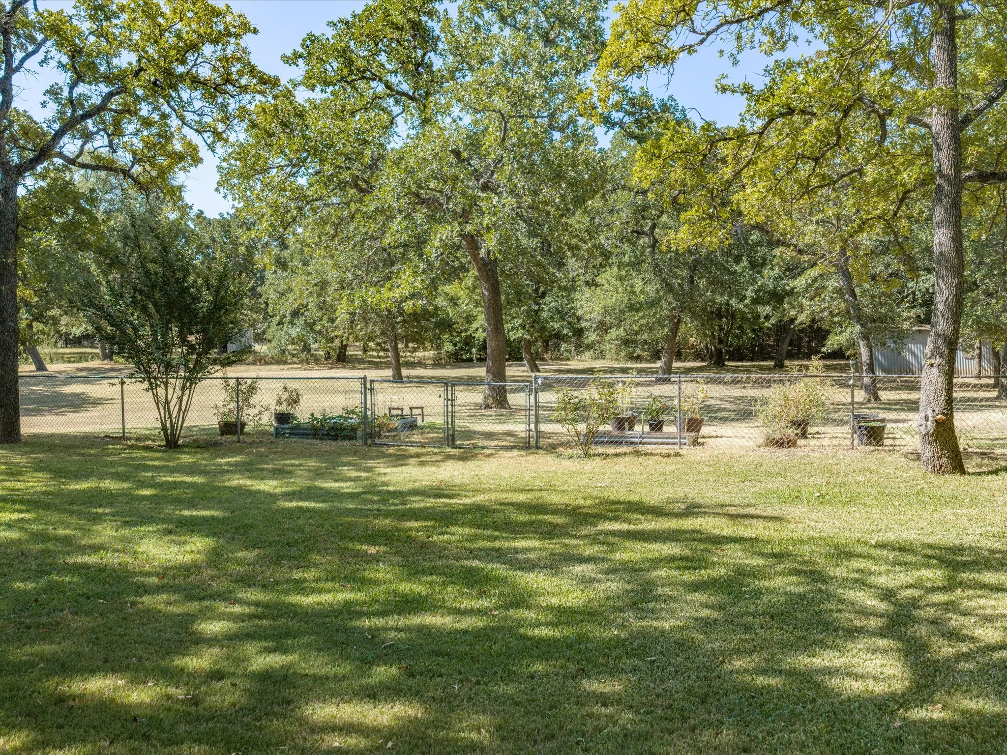 Single Family Residence For Sale in Montague County , 194 PR 203, Bowie, Texas 76230, 3 Bedroom, 2 Bathroom, Garage spaces, 1,986 Sqft, built in 1980, mls#21357443, Real Estate Agent in Bowie, Homes For Sale in Montague county, Homes For Sale in Bowie, Realtor in Bowie Texas, Real Estate Brokerage Independent Realty Texas, Luminita Cordes Realtor