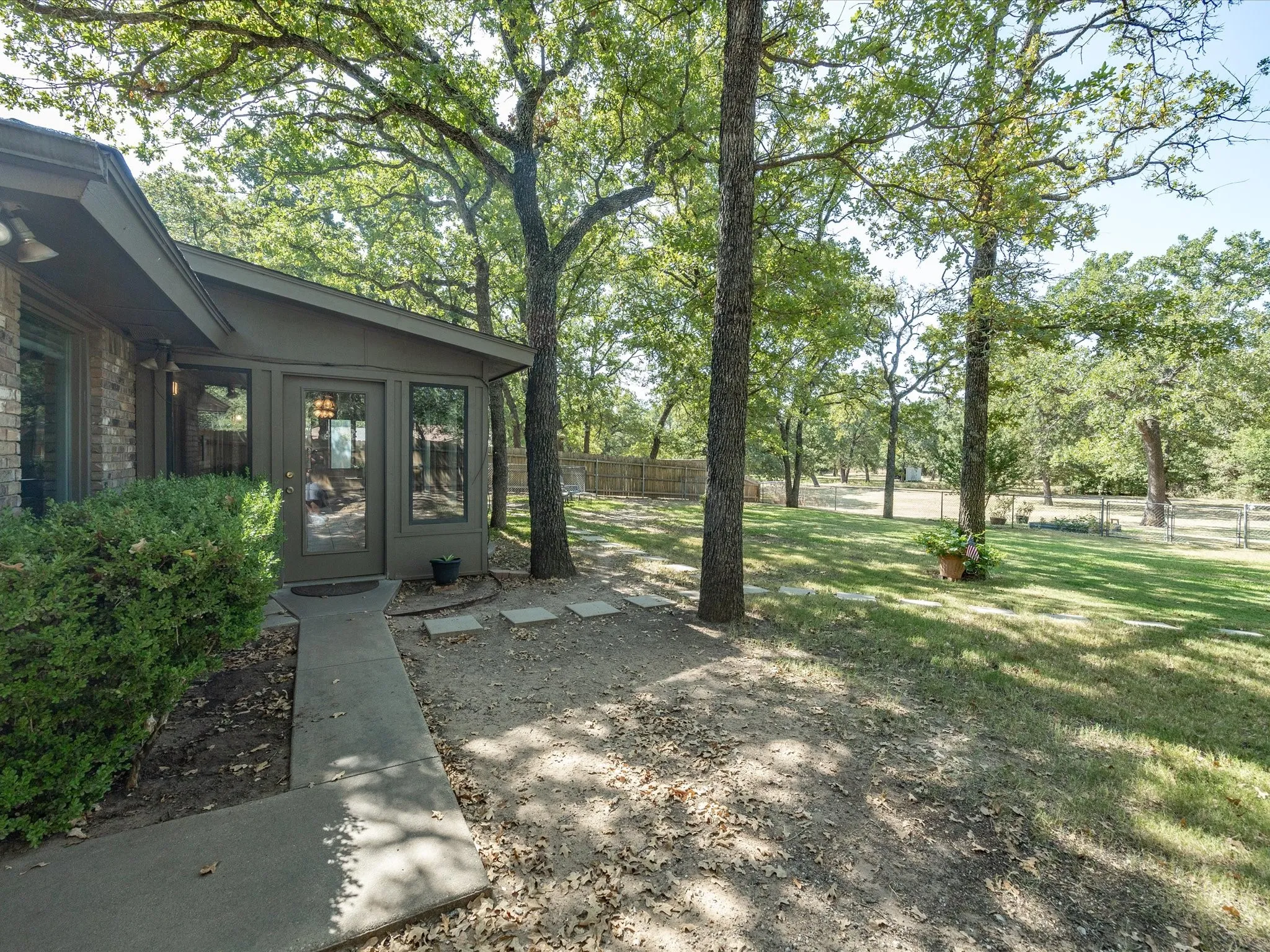 Single Family Residence For Sale in Montague County , 194 PR 203, Bowie, Texas 76230, 3 Bedroom, 2 Bathroom, Garage spaces, 1,986 Sqft, built in 1980, mls#21357443, Real Estate Agent in Bowie, Homes For Sale in Montague county, Homes For Sale in Bowie, Realtor in Bowie Texas, Real Estate Brokerage Independent Realty Texas, Luminita Cordes Realtor