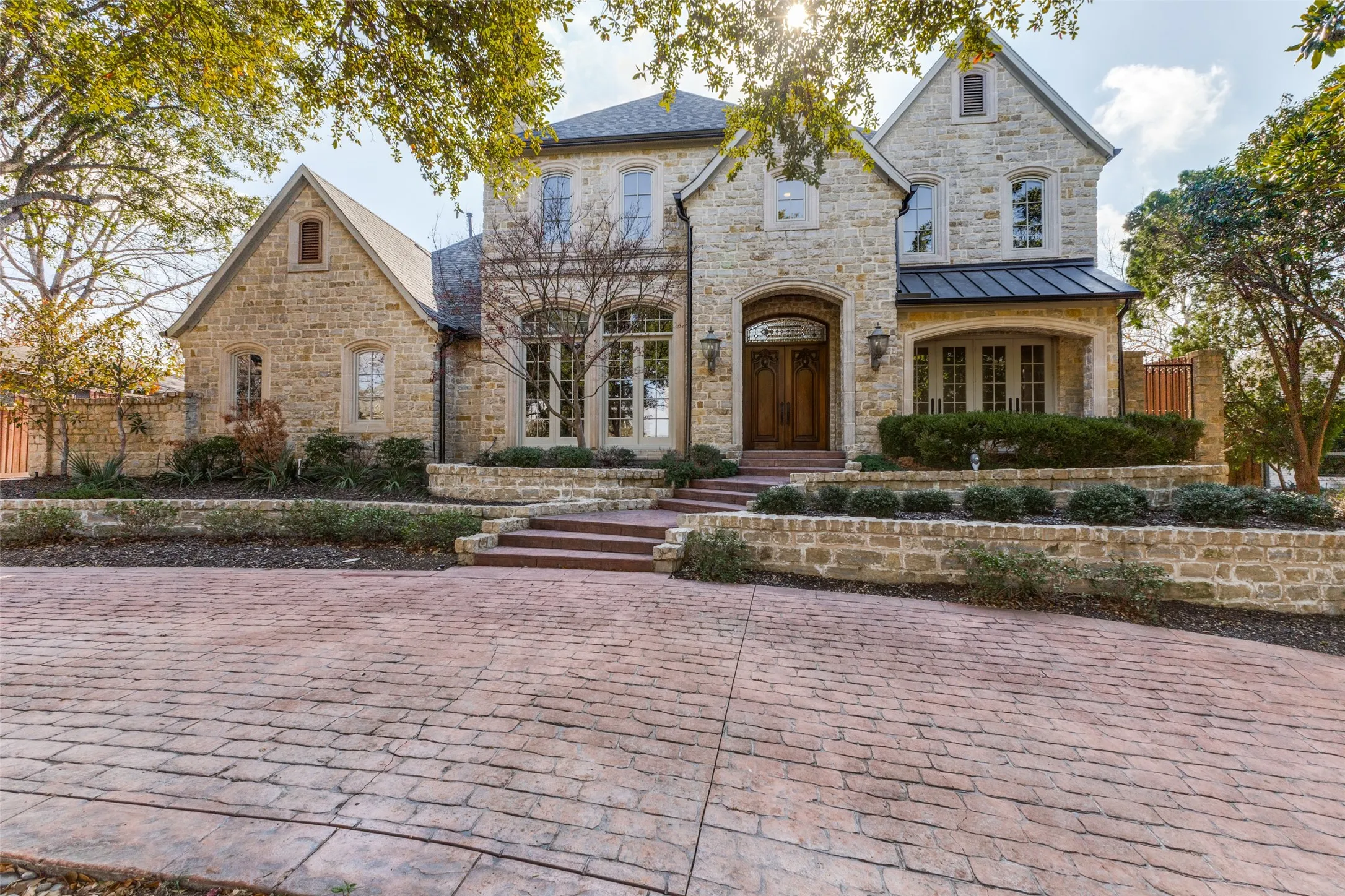 Single Family Residence For Sale in Dallas County , 6416 Dykes Way, Dallas, Texas 75230, 4 Bedroom, 6 Bathroom, 3 Garage spaces, 5,354 Sqft, built in 2001, Price $2,299,000, mls#21357735, Real Estate Agent in Dallas, Homes For Sale in Dallas county, Homes For Sale in Dallas, Realtor in Dallas Texas, Real Estate Brokerage Independent Realty Texas, Luminita Cordes Realtor
