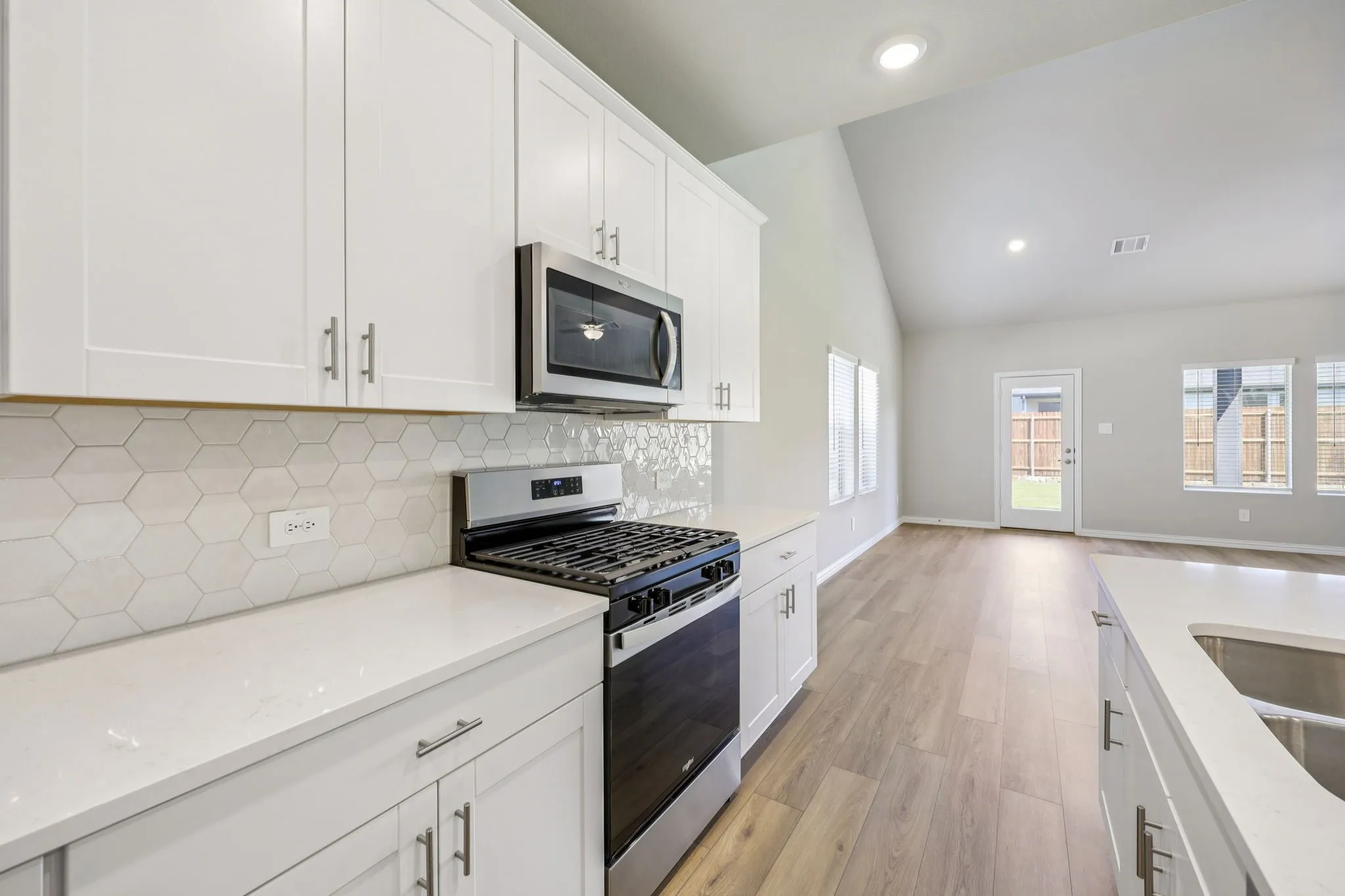  Photo is not of the actual home, but is an inspirational photo of builder’s model home and may depict options, furnishings, and/or decorator features that are not included.
