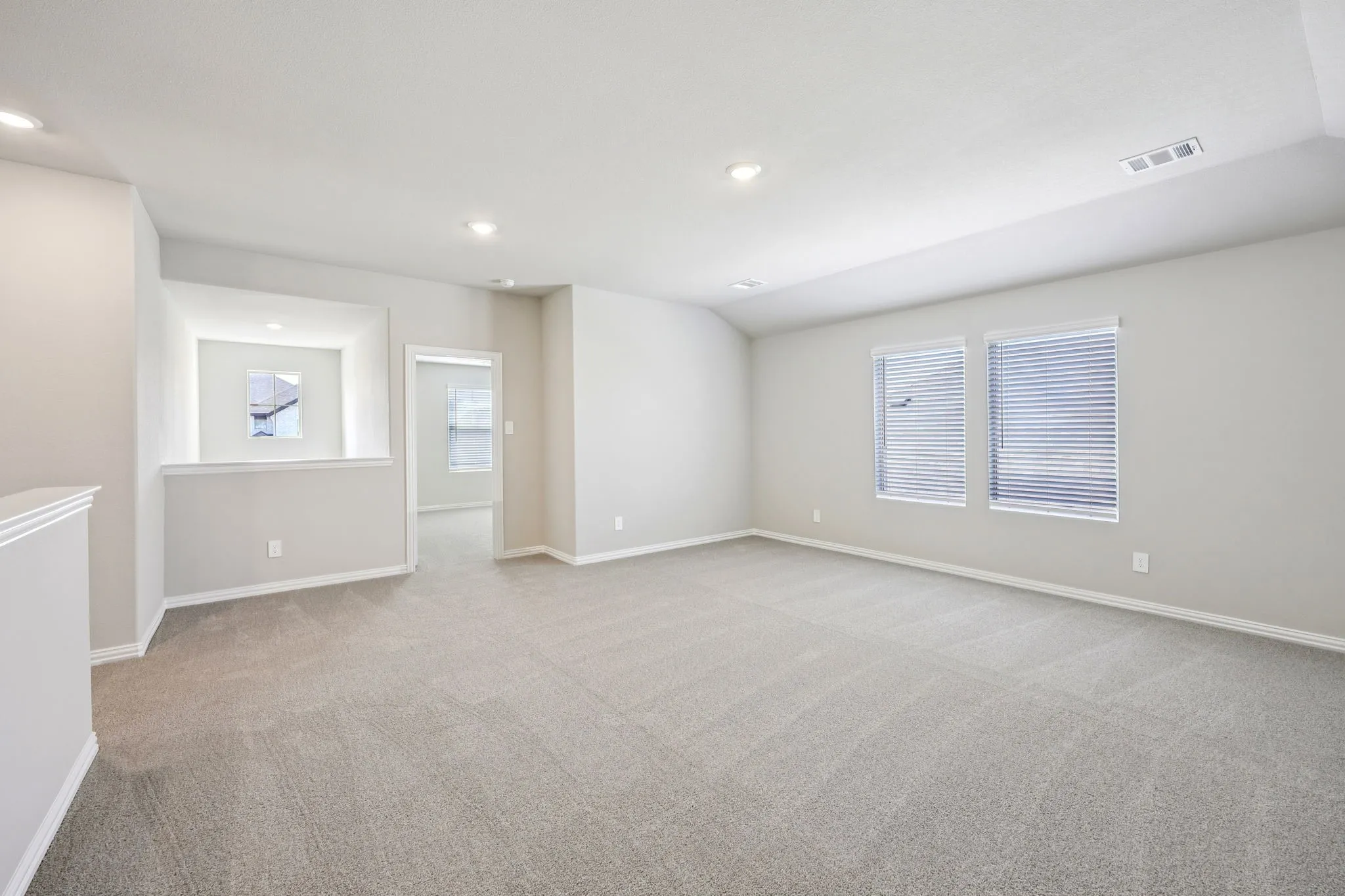  Photo is not of the actual home, but is an inspirational photo of builder’s model home and may depict options, furnishings, and/or decorator features that are not included.
