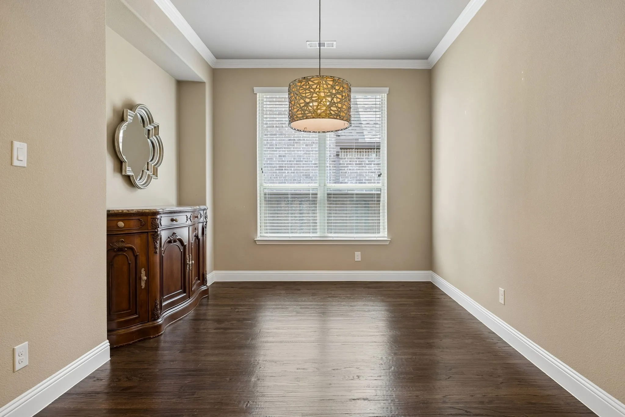 Single Family Residence For Sale in Denton County , 8218 Haltered Horse Lane, Frisco, Texas 75036, 4 Bedroom, 3 Bathroom, 2 Garage spaces, 2,643 Sqft, built in 2014, mls#21357962, Real Estate Agent in Frisco, Homes For Sale in Denton county, Homes For Sale in Frisco, Realtor in Frisco Texas, Real Estate Brokerage Independent Realty Texas, Luminita Cordes Realtor