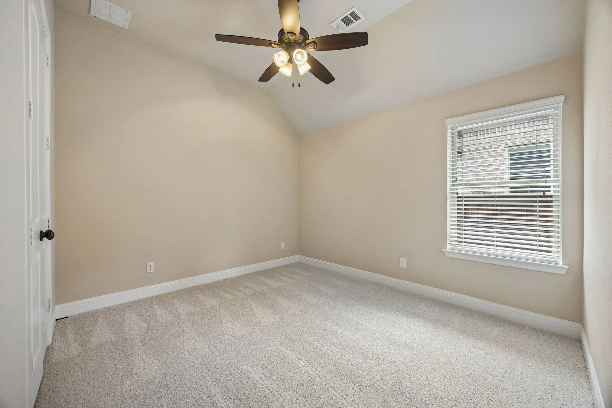 Single Family Residence For Sale in Denton County , 8218 Haltered Horse Lane, Frisco, Texas 75036, 4 Bedroom, 3 Bathroom, 2 Garage spaces, 2,643 Sqft, built in 2014, mls#21357962, Real Estate Agent in Frisco, Homes For Sale in Denton county, Homes For Sale in Frisco, Realtor in Frisco Texas, Real Estate Brokerage Independent Realty Texas, Luminita Cordes Realtor