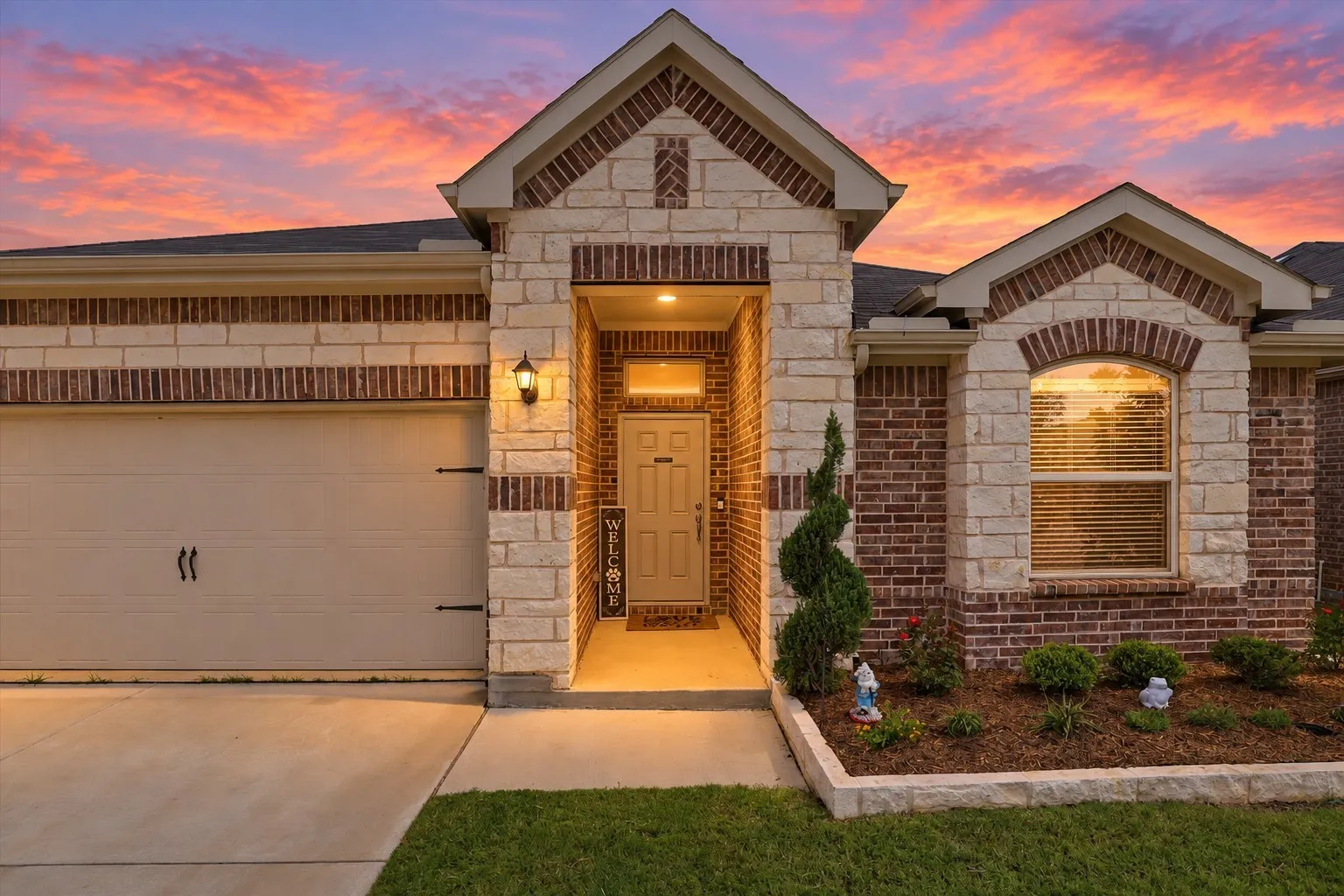 Up close view, wait until you see the rear view! Virtually enhanced sunset views.