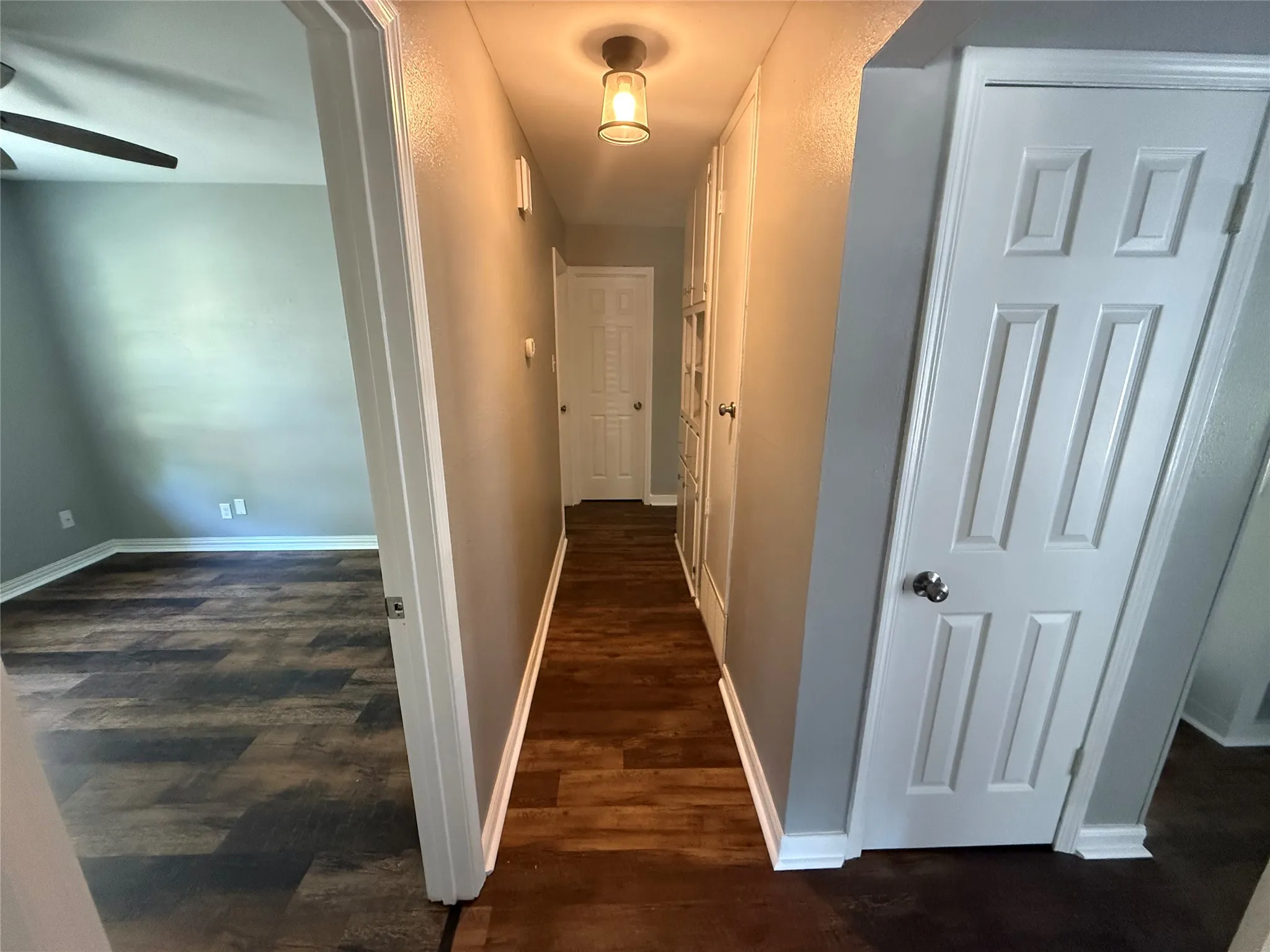 Single Family Residence For Sale in Mc Lennan County , 300 S Joyce Street, Lacy Lakeview, Texas 76705, 3 Bedroom, 2 Bathroom, 2 Garage spaces, 1,185 Sqft, built in 1962, mls#21355479, Real Estate Agent in Lacy Lakeview, Homes For Sale in Mc Lennan county, Homes For Sale in Lacy Lakeview, Realtor in Lacy Lakeview Texas, Real Estate Brokerage Independent Realty Texas, Luminita Cordes Realtor
