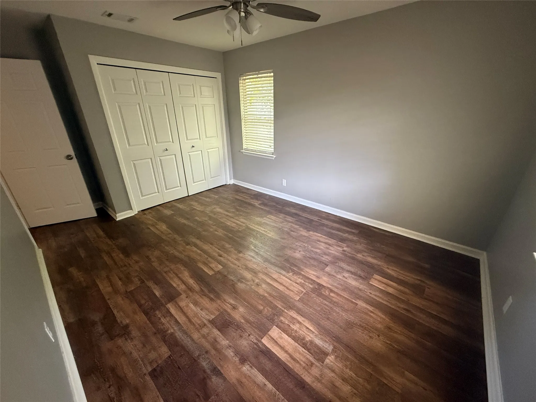 Single Family Residence For Sale in Mc Lennan County , 300 S Joyce Street, Lacy Lakeview, Texas 76705, 3 Bedroom, 2 Bathroom, 2 Garage spaces, 1,185 Sqft, built in 1962, mls#21355479, Real Estate Agent in Lacy Lakeview, Homes For Sale in Mc Lennan county, Homes For Sale in Lacy Lakeview, Realtor in Lacy Lakeview Texas, Real Estate Brokerage Independent Realty Texas, Luminita Cordes Realtor