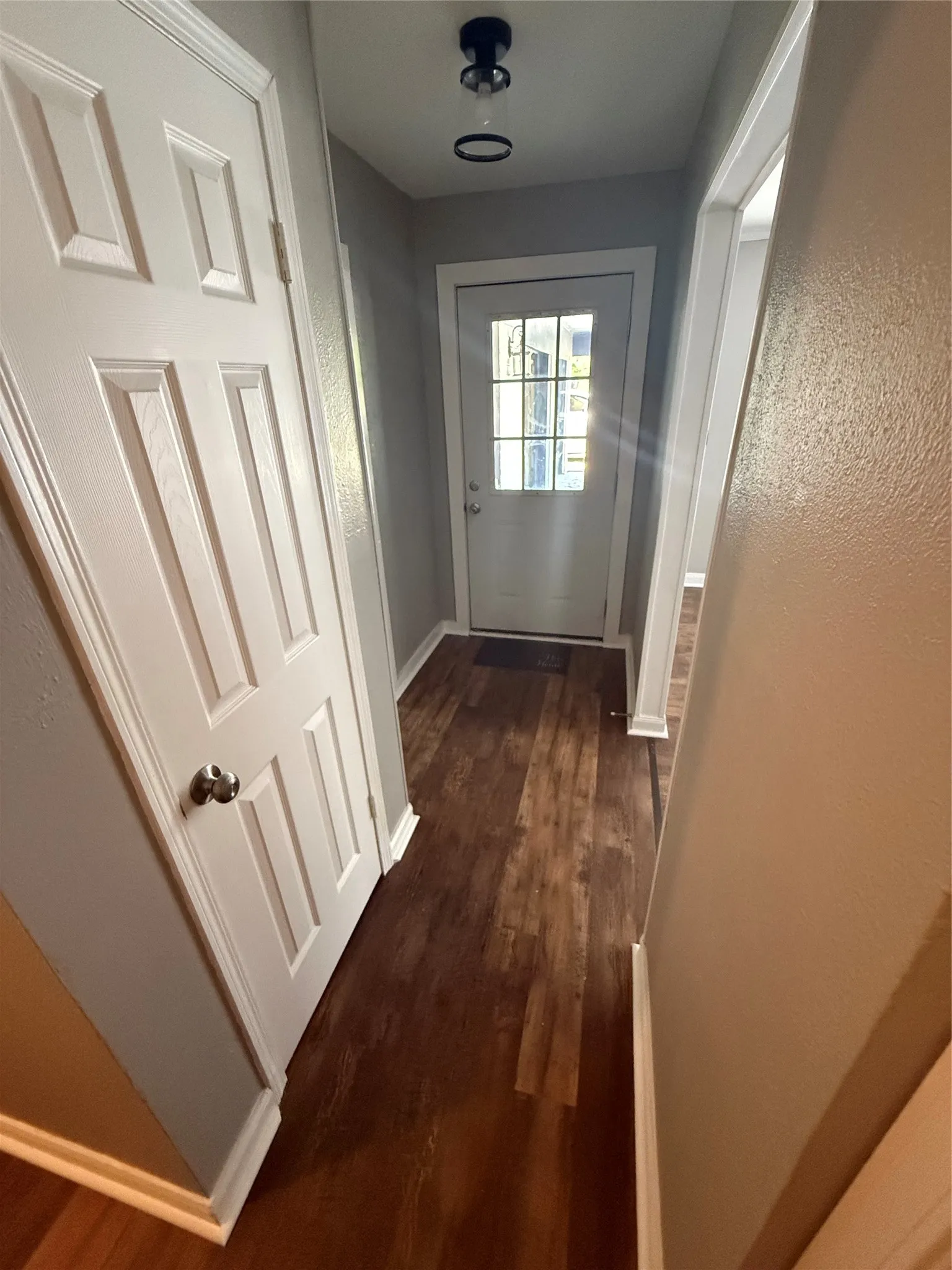 Single Family Residence For Sale in Mc Lennan County , 300 S Joyce Street, Lacy Lakeview, Texas 76705, 3 Bedroom, 2 Bathroom, 2 Garage spaces, 1,185 Sqft, built in 1962, mls#21355479, Real Estate Agent in Lacy Lakeview, Homes For Sale in Mc Lennan county, Homes For Sale in Lacy Lakeview, Realtor in Lacy Lakeview Texas, Real Estate Brokerage Independent Realty Texas, Luminita Cordes Realtor