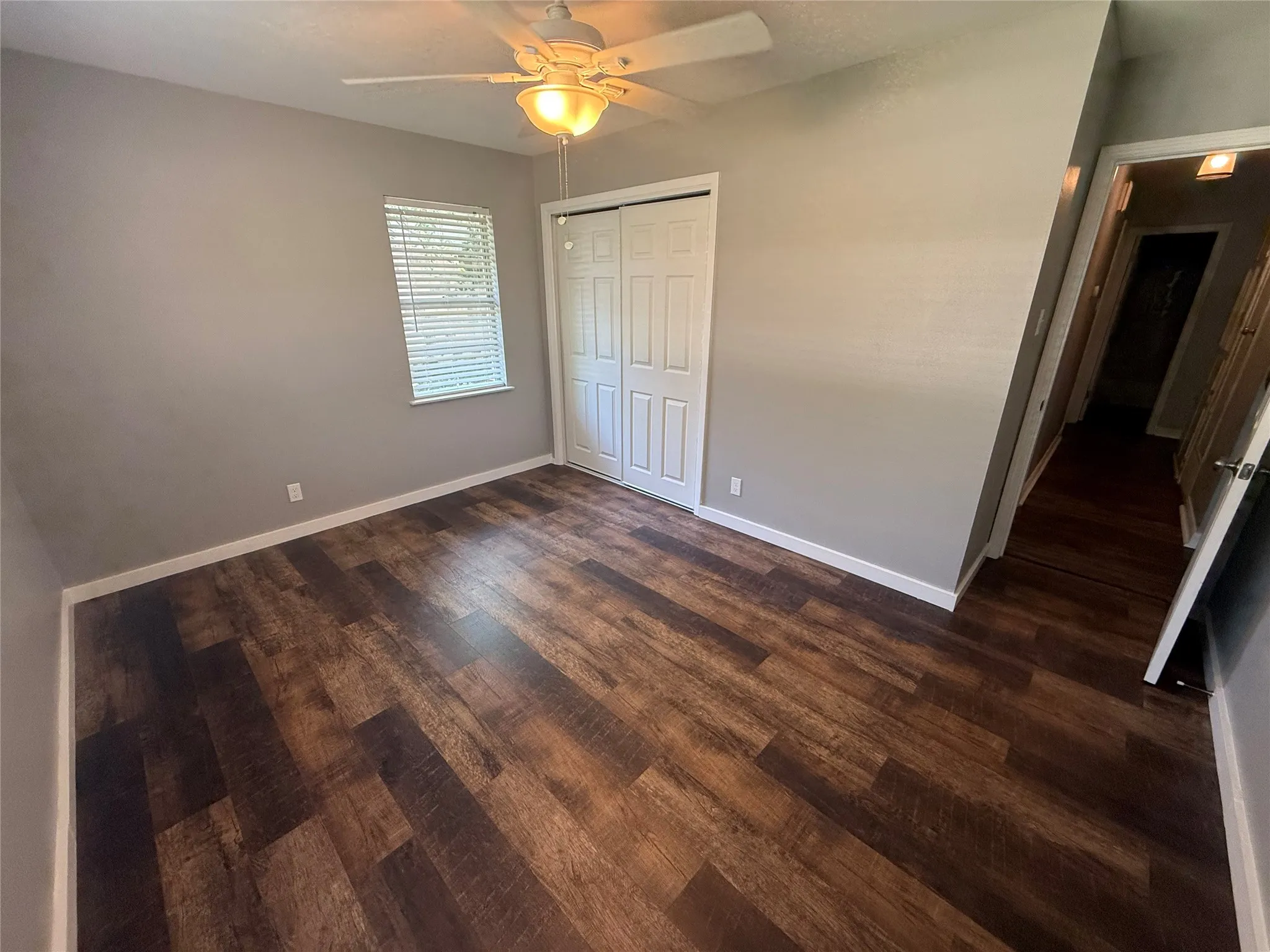 Single Family Residence For Sale in Mc Lennan County , 300 S Joyce Street, Lacy Lakeview, Texas 76705, 3 Bedroom, 2 Bathroom, 2 Garage spaces, 1,185 Sqft, built in 1962, mls#21355479, Real Estate Agent in Lacy Lakeview, Homes For Sale in Mc Lennan county, Homes For Sale in Lacy Lakeview, Realtor in Lacy Lakeview Texas, Real Estate Brokerage Independent Realty Texas, Luminita Cordes Realtor