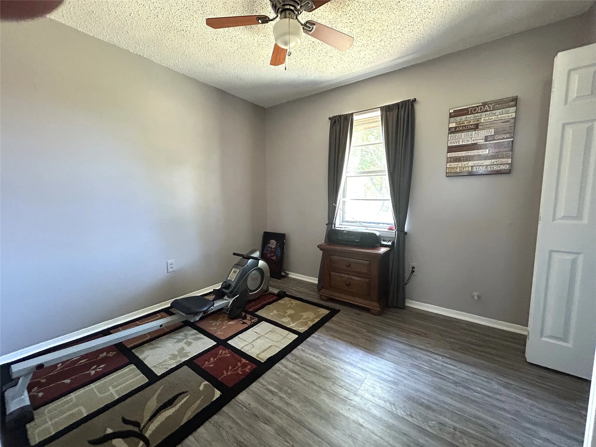 2nd bedroom