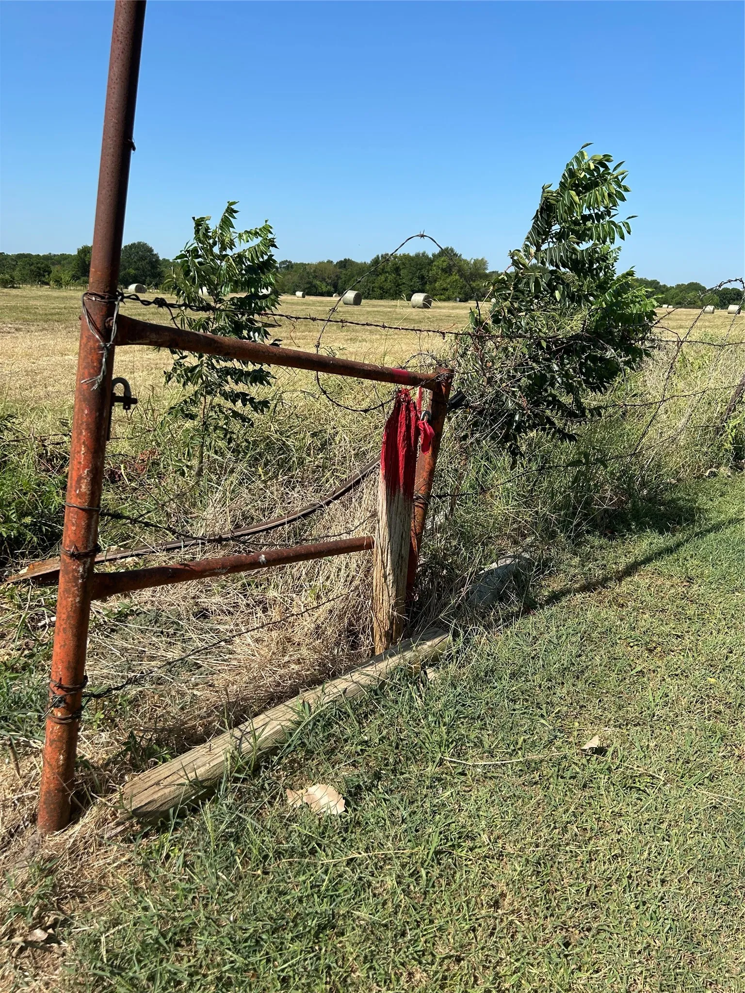SW corner marker
