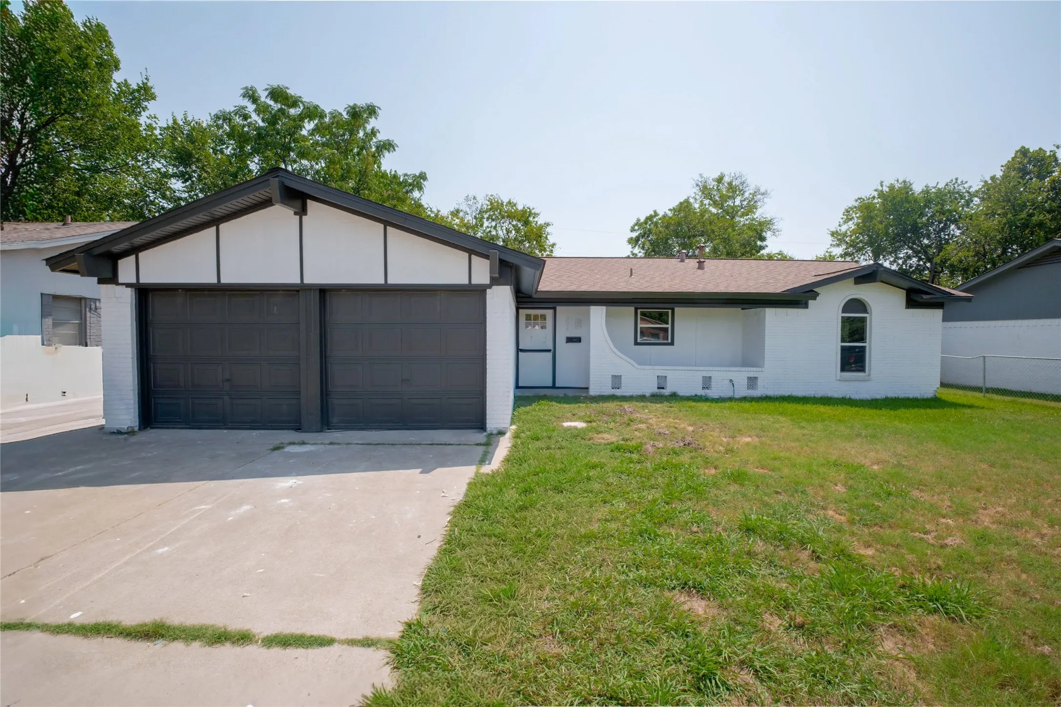 Single Family Residence For Sale in Tarrant County , 224 Southway Drive, Everman, Texas 76140, 3 Bedroom, 2 Bathroom, 2 Garage spaces, 1,300 Sqft, built in 1967, mls#21357774, Real Estate Agent in Everman, Homes For Sale in Tarrant county, Homes For Sale in Everman, Realtor in Everman Texas, Real Estate Brokerage Independent Realty Texas, Luminita Cordes Realtor