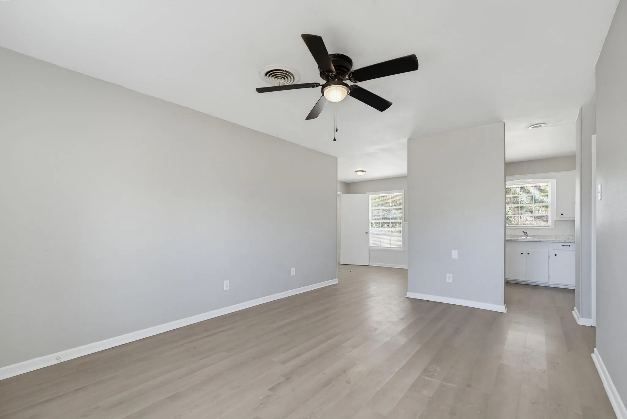 Single Family Residence For Sale in Taylor County , 3258 Melinda Lane, Abilene, Texas 79603, 4 Bedroom, 1 Bathroom, Garage spaces, 1,162 Sqft, built in 1958, mls#21357641, Real Estate Agent in Abilene, Homes For Sale in Taylor county, Homes For Sale in Abilene, Realtor in Abilene Texas, Real Estate Brokerage Independent Realty Texas, Luminita Cordes Realtor