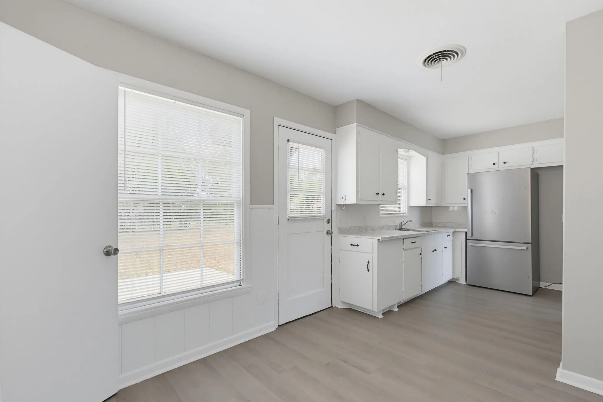 Single Family Residence For Sale in Taylor County , 3258 Melinda Lane, Abilene, Texas 79603, 4 Bedroom, 1 Bathroom, Garage spaces, 1,162 Sqft, built in 1958, mls#21357641, Real Estate Agent in Abilene, Homes For Sale in Taylor county, Homes For Sale in Abilene, Realtor in Abilene Texas, Real Estate Brokerage Independent Realty Texas, Luminita Cordes Realtor