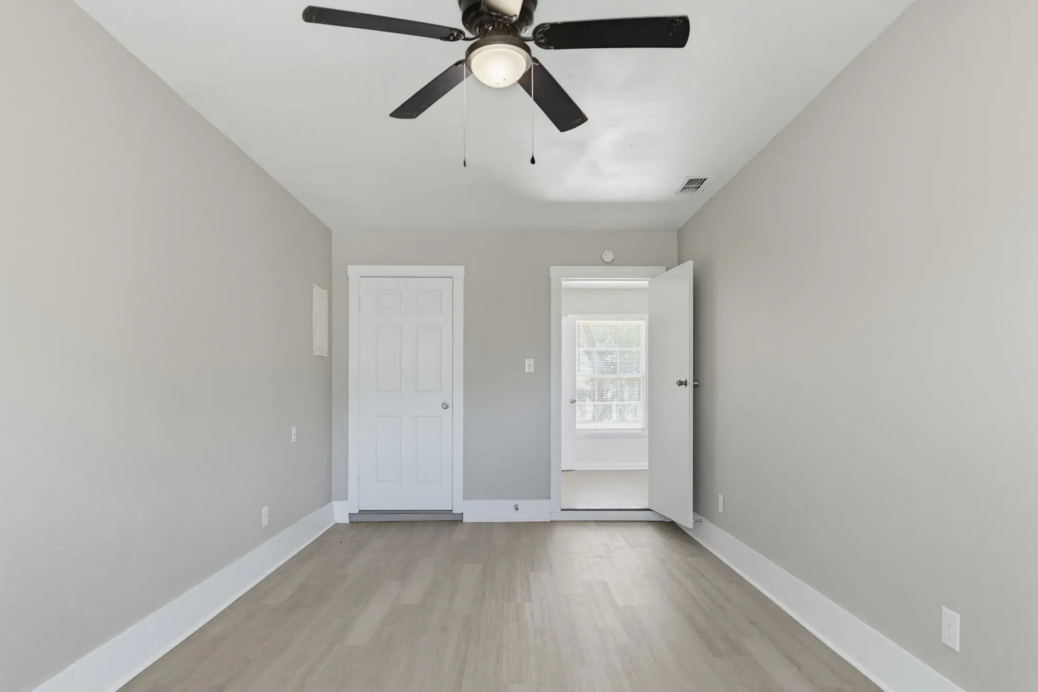 Single Family Residence For Sale in Taylor County , 3258 Melinda Lane, Abilene, Texas 79603, 4 Bedroom, 1 Bathroom, Garage spaces, 1,162 Sqft, built in 1958, mls#21357641, Real Estate Agent in Abilene, Homes For Sale in Taylor county, Homes For Sale in Abilene, Realtor in Abilene Texas, Real Estate Brokerage Independent Realty Texas, Luminita Cordes Realtor
