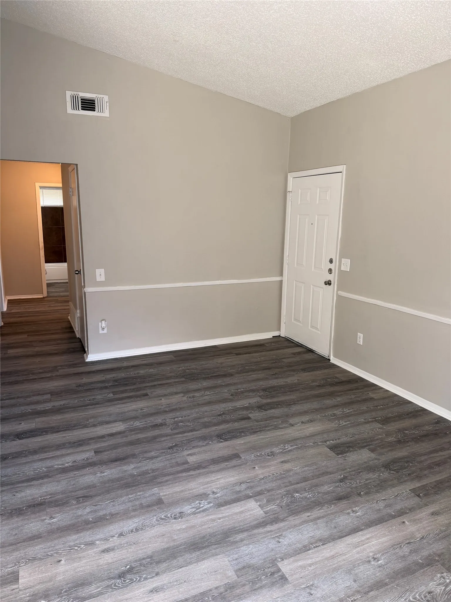 Single Family Residence For Rent in Tarrant County , 1803 Wickersham Drive, Arlington, Texas 76014, 3 Bedroom, 2 Bathroom, 2 Garage spaces, 1,384 Sqft, built in 1977, mls#21358035, Real Estate Agent in Arlington, Homes For Rent in Tarrant county, Homes For Rent in Arlington, Realtor in Arlington Texas, Real Estate Brokerage Independent Realty Texas, Luminita Cordes Realtor