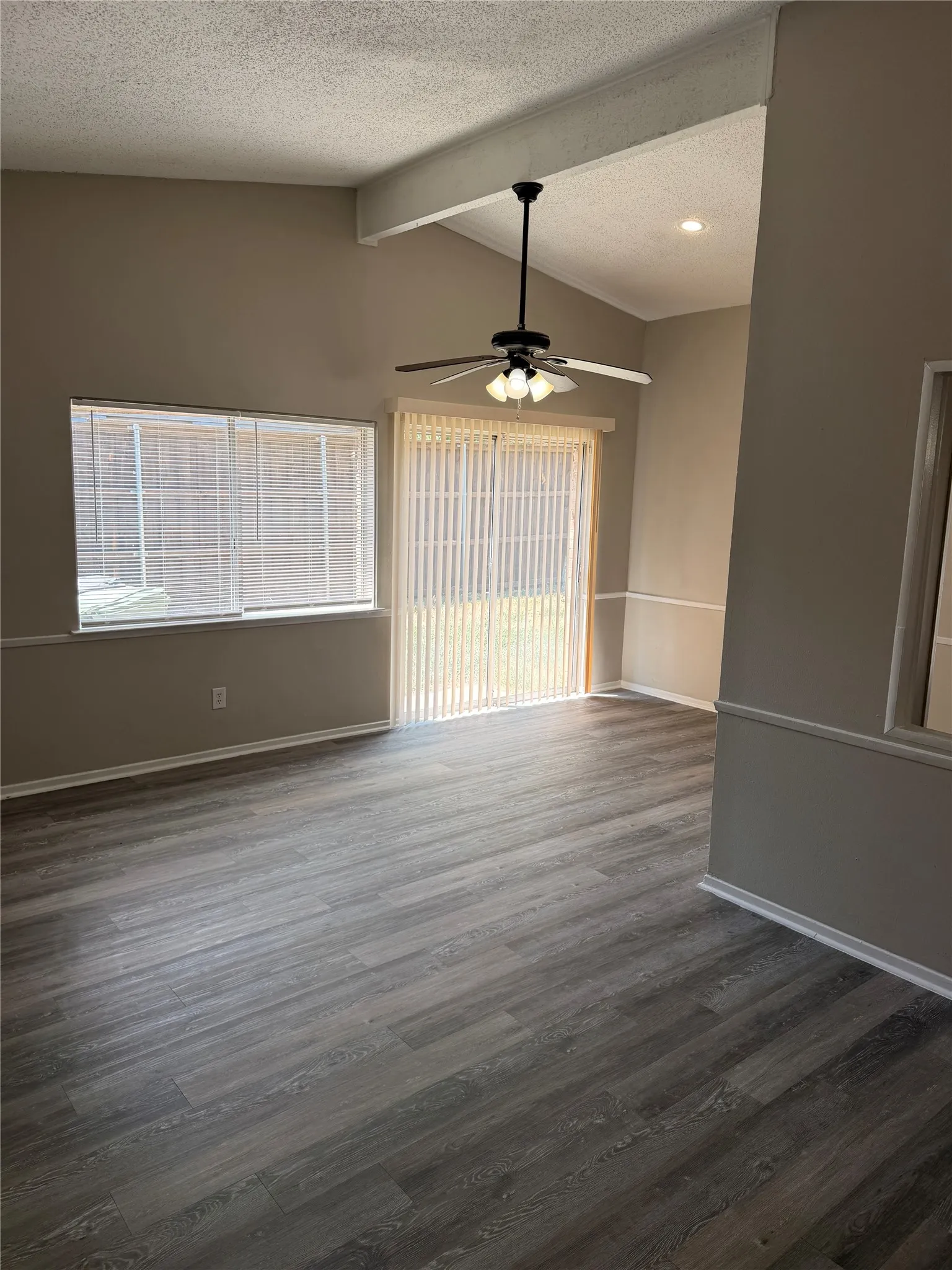 Single Family Residence For Rent in Tarrant County , 1803 Wickersham Drive, Arlington, Texas 76014, 3 Bedroom, 2 Bathroom, 2 Garage spaces, 1,384 Sqft, built in 1977, mls#21358035, Real Estate Agent in Arlington, Homes For Rent in Tarrant county, Homes For Rent in Arlington, Realtor in Arlington Texas, Real Estate Brokerage Independent Realty Texas, Luminita Cordes Realtor