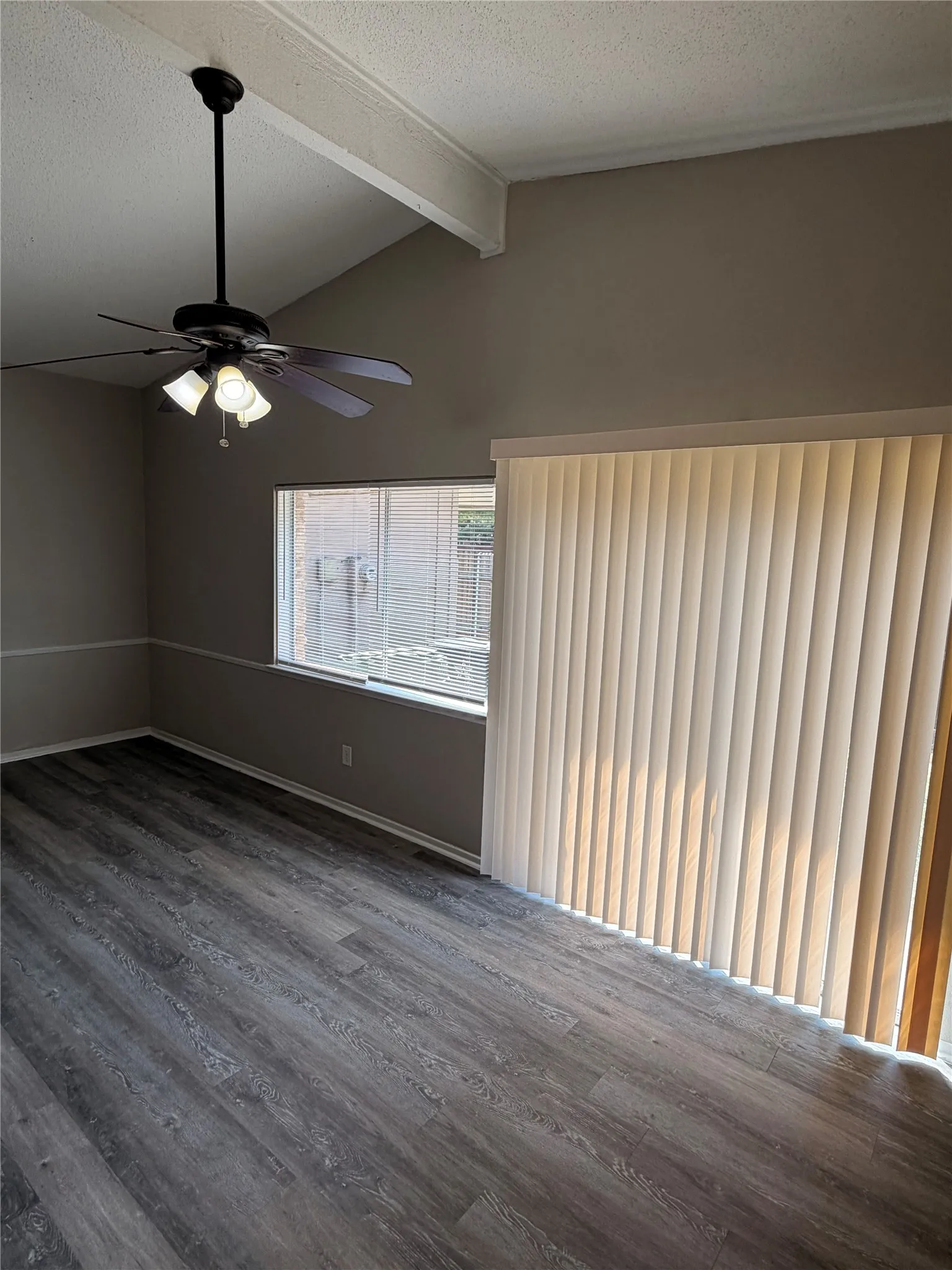 Single Family Residence For Rent in Tarrant County , 1803 Wickersham Drive, Arlington, Texas 76014, 3 Bedroom, 2 Bathroom, 2 Garage spaces, 1,384 Sqft, built in 1977, mls#21358035, Real Estate Agent in Arlington, Homes For Rent in Tarrant county, Homes For Rent in Arlington, Realtor in Arlington Texas, Real Estate Brokerage Independent Realty Texas, Luminita Cordes Realtor