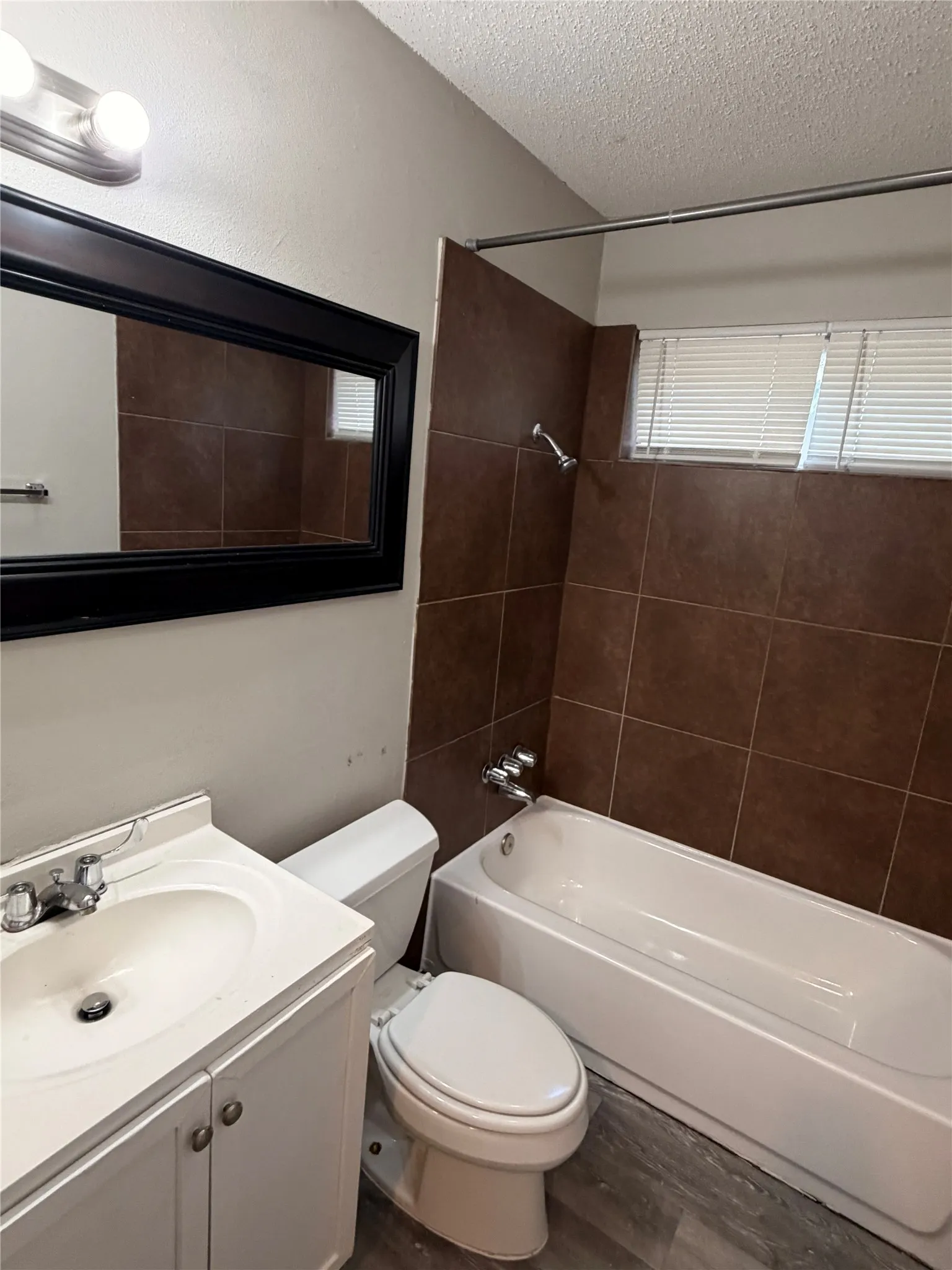 Single Family Residence For Rent in Tarrant County , 1803 Wickersham Drive, Arlington, Texas 76014, 3 Bedroom, 2 Bathroom, 2 Garage spaces, 1,384 Sqft, built in 1977, mls#21358035, Real Estate Agent in Arlington, Homes For Rent in Tarrant county, Homes For Rent in Arlington, Realtor in Arlington Texas, Real Estate Brokerage Independent Realty Texas, Luminita Cordes Realtor