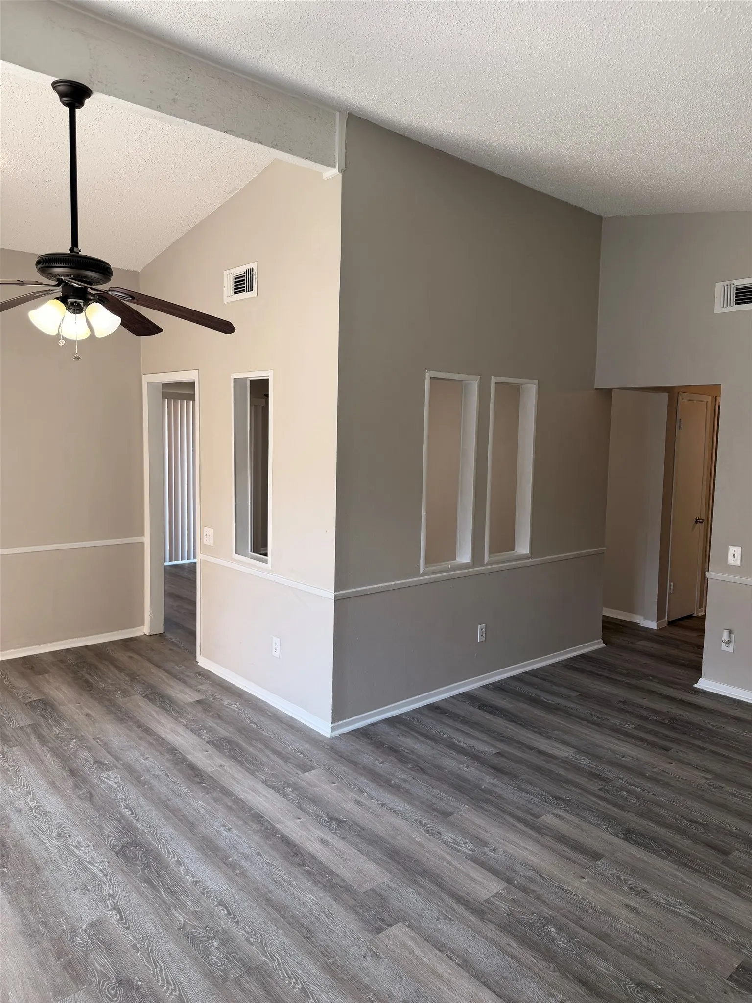 Single Family Residence For Rent in Tarrant County , 1803 Wickersham Drive, Arlington, Texas 76014, 3 Bedroom, 2 Bathroom, 2 Garage spaces, 1,384 Sqft, built in 1977, mls#21358035, Real Estate Agent in Arlington, Homes For Rent in Tarrant county, Homes For Rent in Arlington, Realtor in Arlington Texas, Real Estate Brokerage Independent Realty Texas, Luminita Cordes Realtor