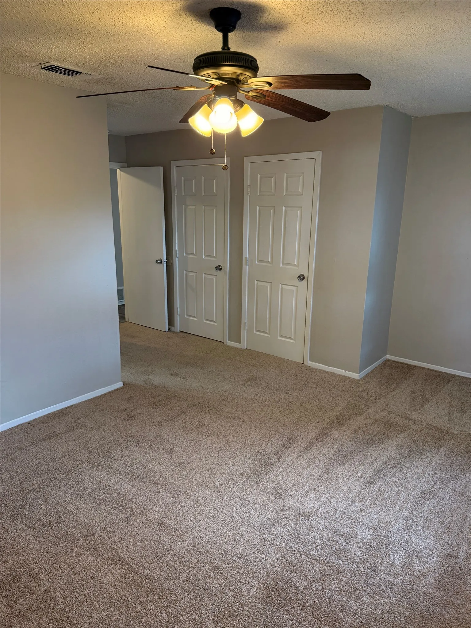 Single Family Residence For Rent in Tarrant County , 1803 Wickersham Drive, Arlington, Texas 76014, 3 Bedroom, 2 Bathroom, 2 Garage spaces, 1,384 Sqft, built in 1977, mls#21358035, Real Estate Agent in Arlington, Homes For Rent in Tarrant county, Homes For Rent in Arlington, Realtor in Arlington Texas, Real Estate Brokerage Independent Realty Texas, Luminita Cordes Realtor