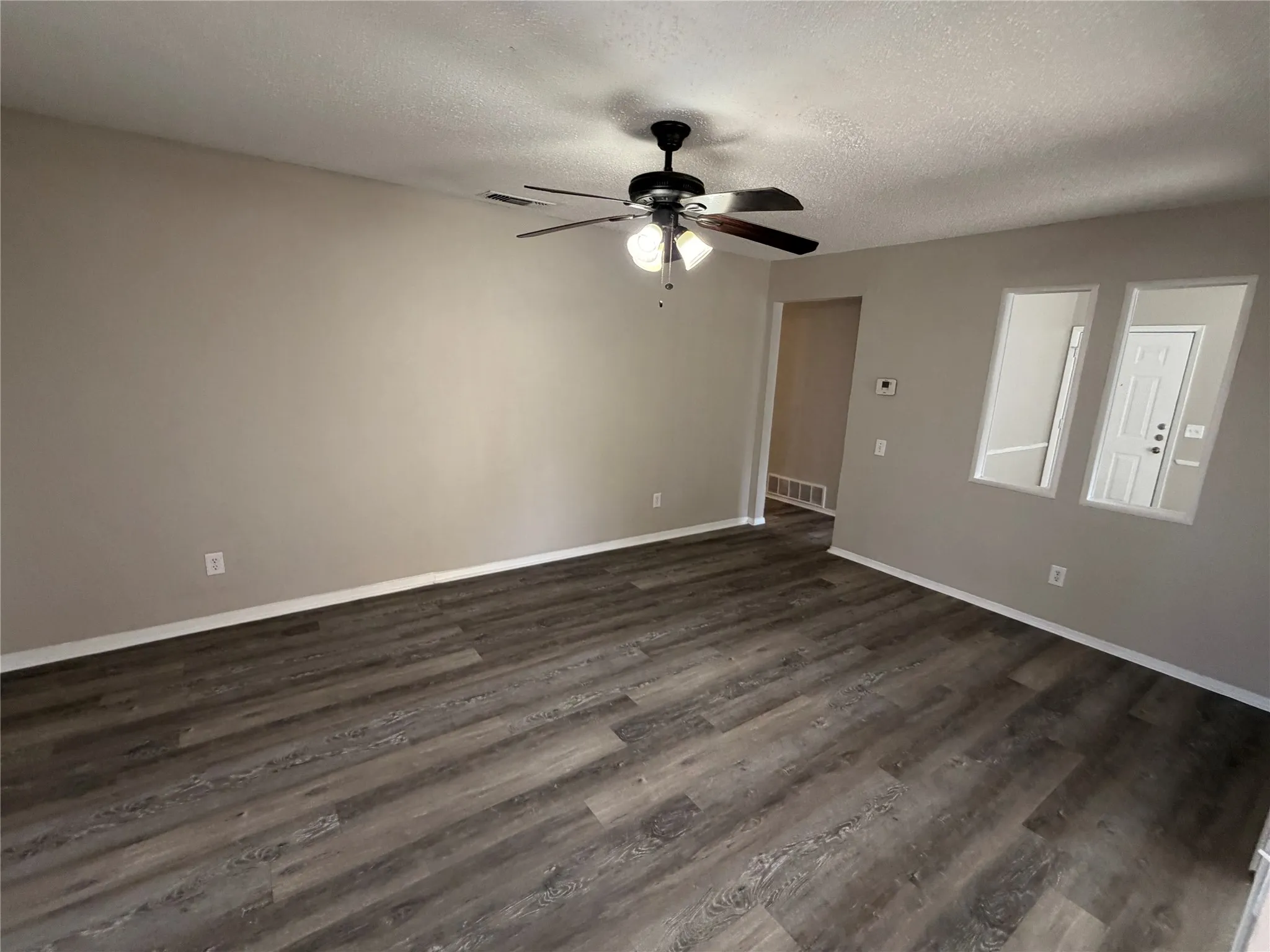 Single Family Residence For Rent in Tarrant County , 1803 Wickersham Drive, Arlington, Texas 76014, 3 Bedroom, 2 Bathroom, 2 Garage spaces, 1,384 Sqft, built in 1977, mls#21358035, Real Estate Agent in Arlington, Homes For Rent in Tarrant county, Homes For Rent in Arlington, Realtor in Arlington Texas, Real Estate Brokerage Independent Realty Texas, Luminita Cordes Realtor
