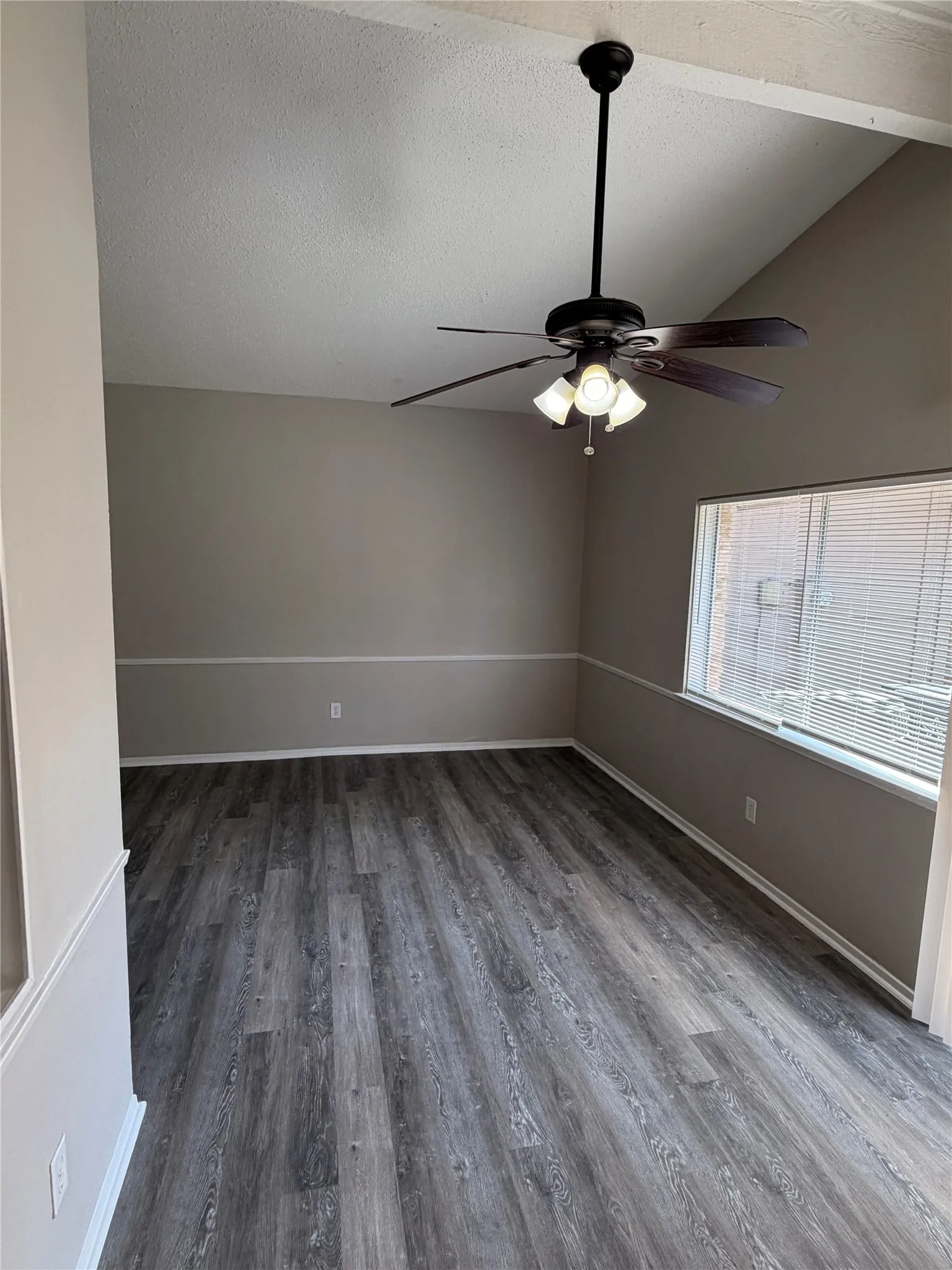 Single Family Residence For Rent in Tarrant County , 1803 Wickersham Drive, Arlington, Texas 76014, 3 Bedroom, 2 Bathroom, 2 Garage spaces, 1,384 Sqft, built in 1977, mls#21358035, Real Estate Agent in Arlington, Homes For Rent in Tarrant county, Homes For Rent in Arlington, Realtor in Arlington Texas, Real Estate Brokerage Independent Realty Texas, Luminita Cordes Realtor