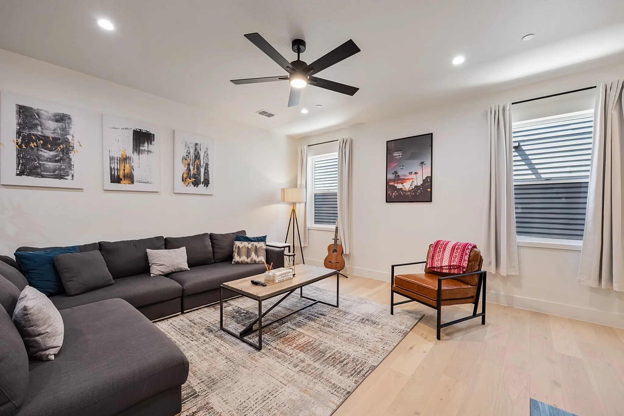 Townhouse For Sale in Dallas County , 1141 N Madison Avenue 105, Dallas, Texas 75208, 2 Bedroom, 3 Bathroom, 2 Garage spaces, 1,627 Sqft, built in 2022, mls#21358039, Real Estate Agent in Dallas, Homes For Sale in Dallas county, Homes For Sale in Dallas, Realtor in Dallas Texas, Real Estate Brokerage Independent Realty Texas, Luminita Cordes Realtor