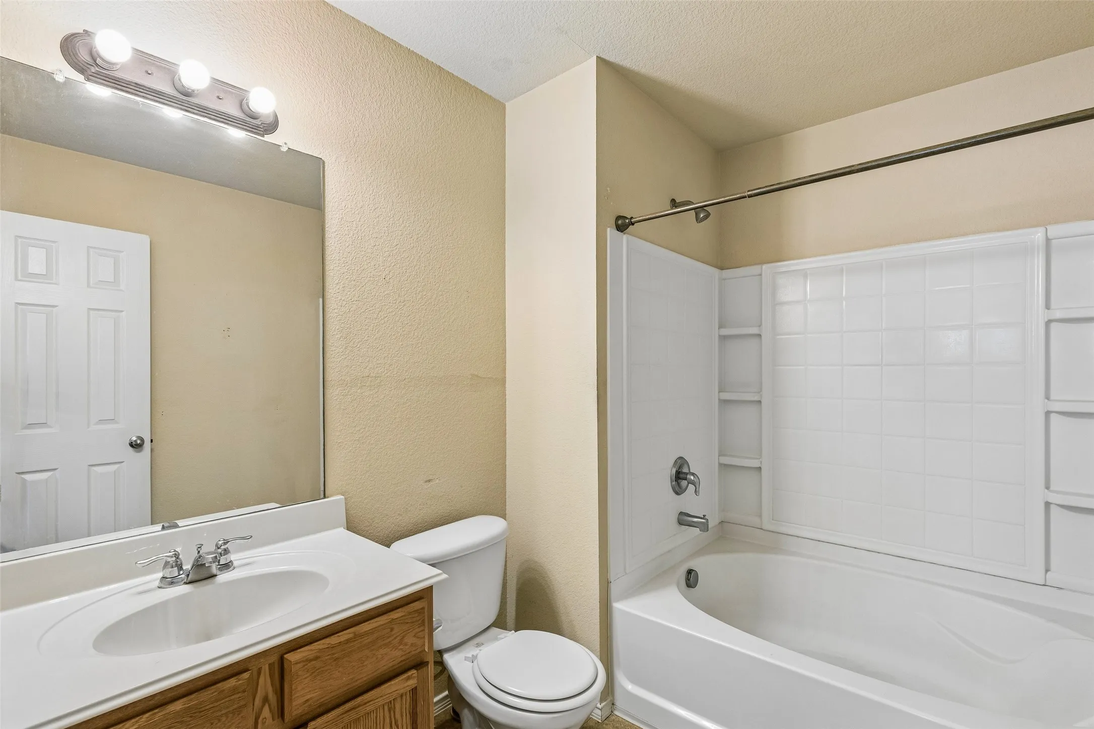 Primary Ensuite Bath