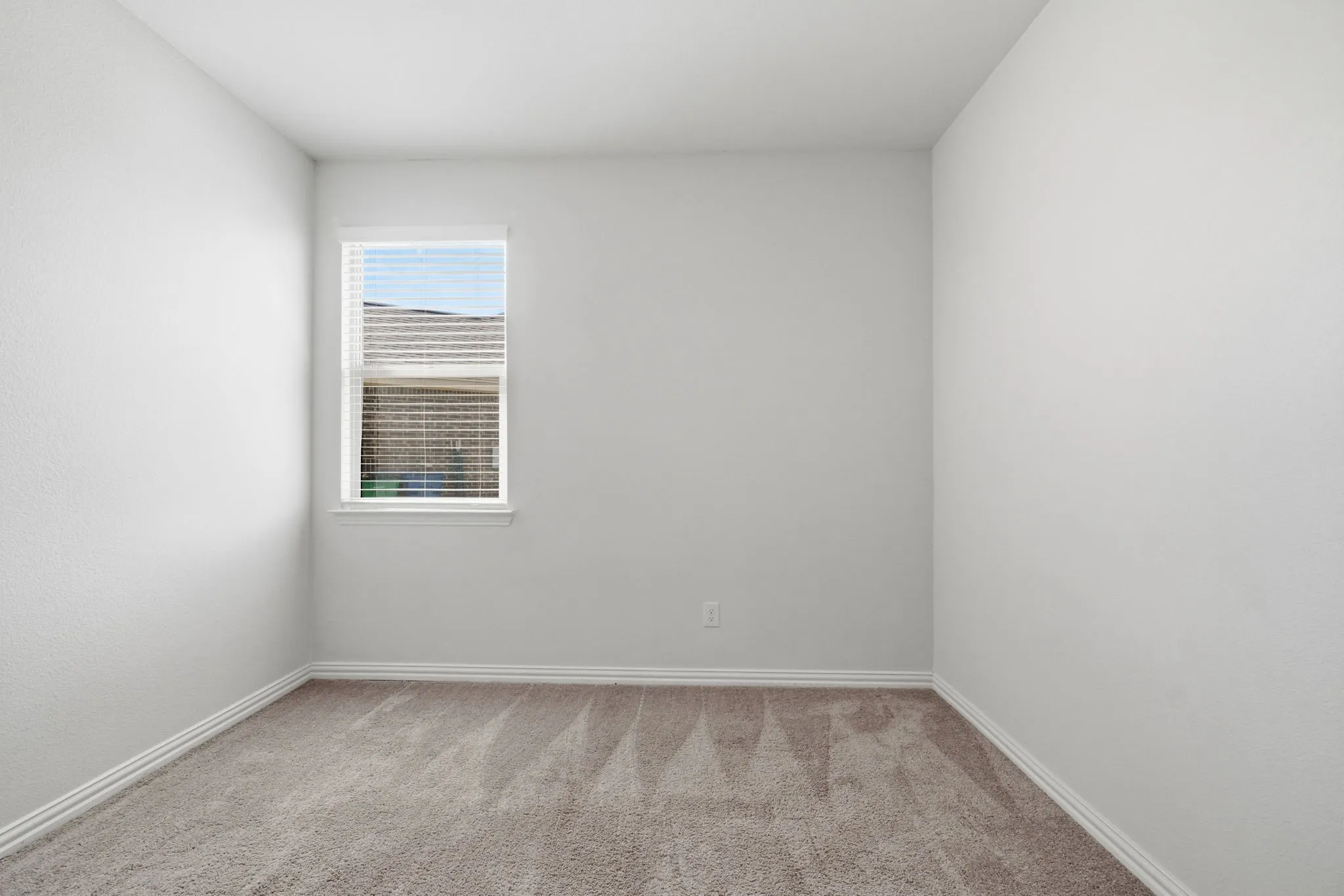 Single Family Residence For Sale in Rockwall County , 605 Fitzroy Lane, Fate, Texas 75189, 4 Bedroom, 3 Bathroom, 2 Garage spaces, 2,315 Sqft, built in 2020, mls#21356073, Real Estate Agent in Fate, Homes For Sale in Rockwall county, Homes For Sale in Fate, Realtor in Fate Texas, Real Estate Brokerage Independent Realty Texas, Luminita Cordes Realtor