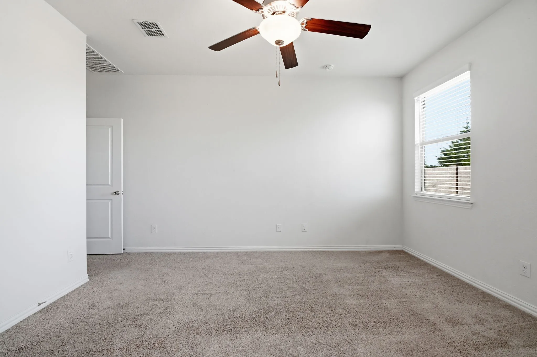 Single Family Residence For Sale in Rockwall County , 605 Fitzroy Lane, Fate, Texas 75189, 4 Bedroom, 3 Bathroom, 2 Garage spaces, 2,315 Sqft, built in 2020, mls#21356073, Real Estate Agent in Fate, Homes For Sale in Rockwall county, Homes For Sale in Fate, Realtor in Fate Texas, Real Estate Brokerage Independent Realty Texas, Luminita Cordes Realtor