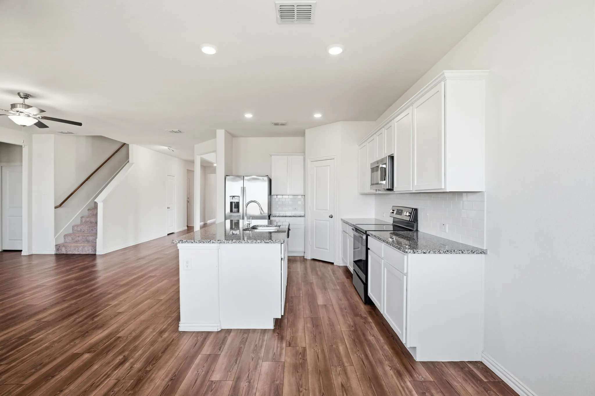 Single Family Residence For Sale in Rockwall County , 605 Fitzroy Lane, Fate, Texas 75189, 4 Bedroom, 3 Bathroom, 2 Garage spaces, 2,315 Sqft, built in 2020, mls#21356073, Real Estate Agent in Fate, Homes For Sale in Rockwall county, Homes For Sale in Fate, Realtor in Fate Texas, Real Estate Brokerage Independent Realty Texas, Luminita Cordes Realtor