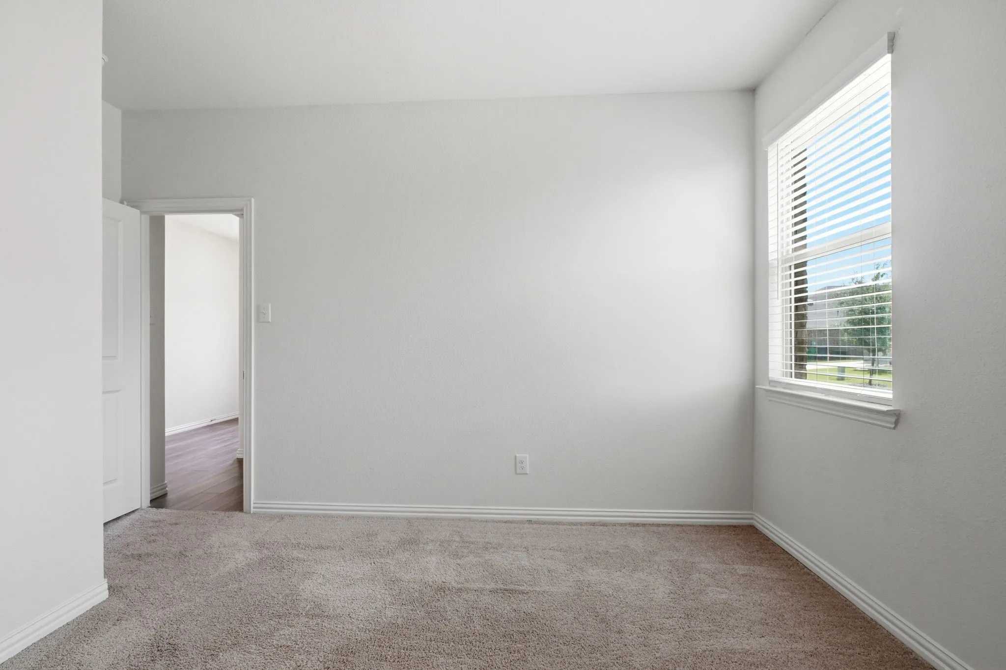 Single Family Residence For Sale in Rockwall County , 605 Fitzroy Lane, Fate, Texas 75189, 4 Bedroom, 3 Bathroom, 2 Garage spaces, 2,315 Sqft, built in 2020, mls#21356073, Real Estate Agent in Fate, Homes For Sale in Rockwall county, Homes For Sale in Fate, Realtor in Fate Texas, Real Estate Brokerage Independent Realty Texas, Luminita Cordes Realtor