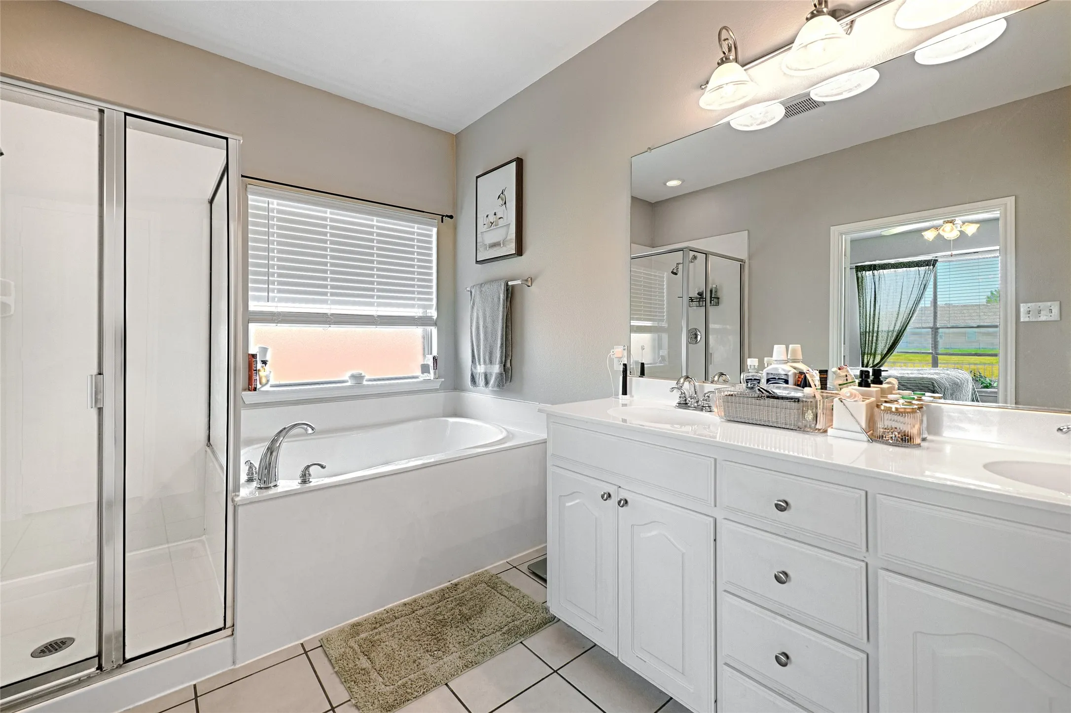 You will love this garden tub with it's extra deep fill line and roominess.