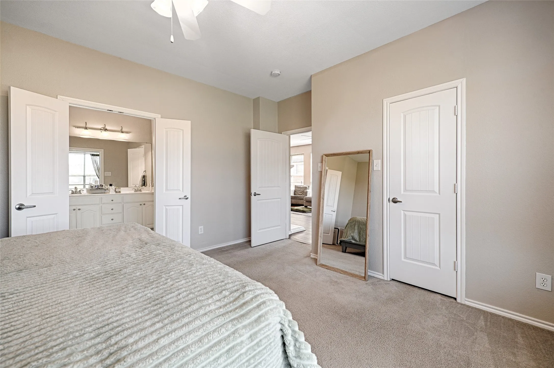 Looking into the ensuite bathroom.