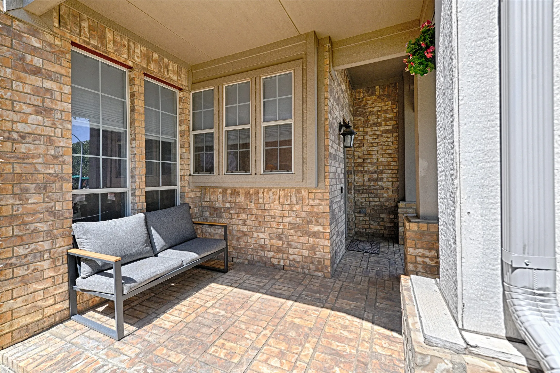There is a surprising amount of space for seating and plants if you wanted to.