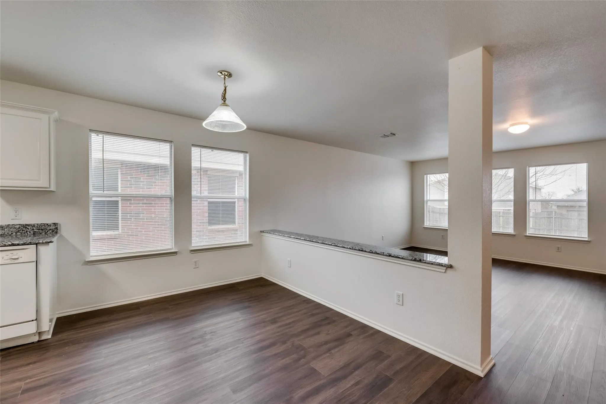 Single Family Residence For Rent in Dallas County , 2946 Midbury Drive, Lancaster, Texas 75134, 3 Bedroom, 3 Bathroom, 2 Garage spaces, 1,686 Sqft, built in 2005, Price $1,999, mls#21358066, Real Estate Agent in Lancaster, Homes For Rent in Dallas county, Homes For Rent in Lancaster, Realtor in Lancaster Texas, Real Estate Brokerage Independent Realty Texas, Luminita Cordes Realtor