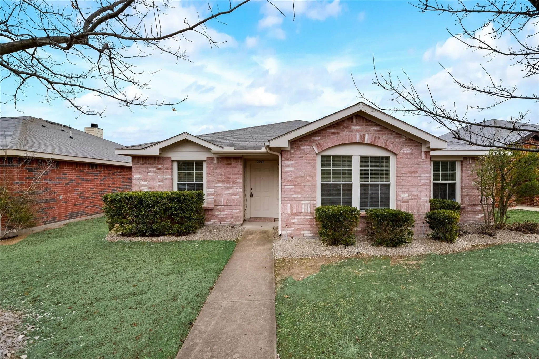 Single Family Residence For Rent in Dallas County , 2946 Midbury Drive, Lancaster, Texas 75134, 3 Bedroom, 3 Bathroom, 2 Garage spaces, 1,686 Sqft, built in 2005, Price $1,999, mls#21358066, Real Estate Agent in Lancaster, Homes For Rent in Dallas county, Homes For Rent in Lancaster, Realtor in Lancaster Texas, Real Estate Brokerage Independent Realty Texas, Luminita Cordes Realtor