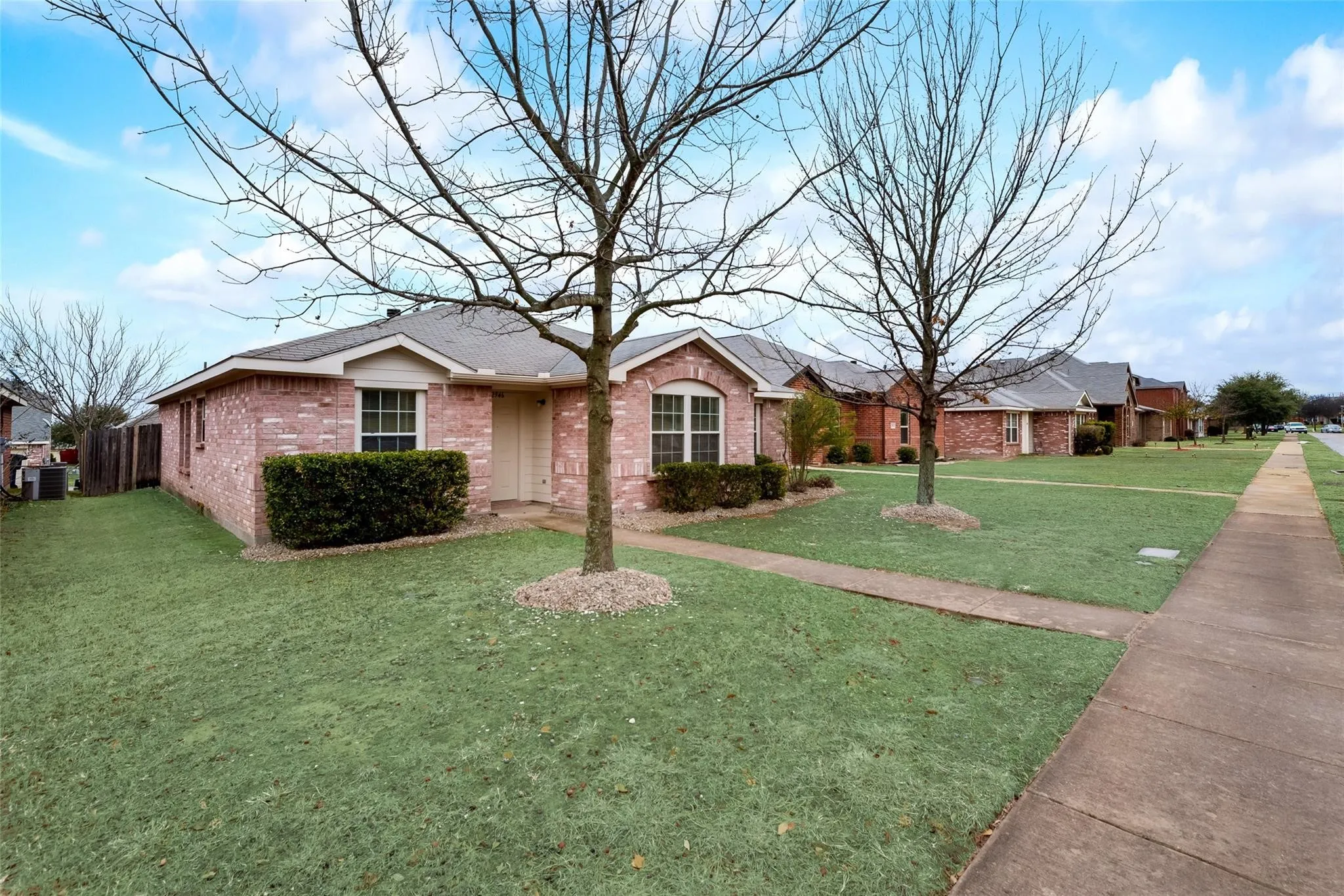 Single Family Residence For Rent in Dallas County , 2946 Midbury Drive, Lancaster, Texas 75134, 3 Bedroom, 3 Bathroom, 2 Garage spaces, 1,686 Sqft, built in 2005, Price $1,999, mls#21358066, Real Estate Agent in Lancaster, Homes For Rent in Dallas county, Homes For Rent in Lancaster, Realtor in Lancaster Texas, Real Estate Brokerage Independent Realty Texas, Luminita Cordes Realtor