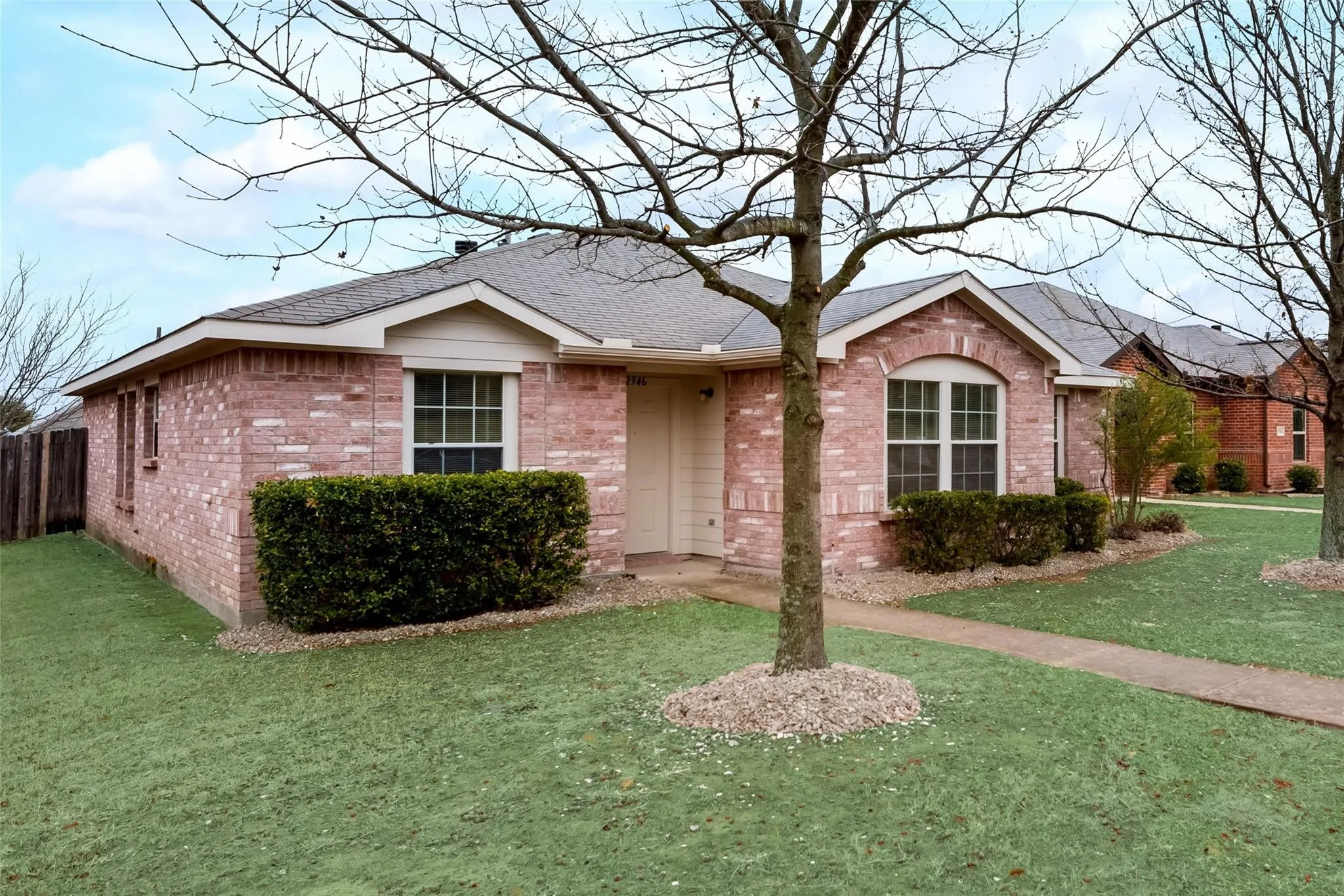 Single Family Residence For Rent in Dallas County , 2946 Midbury Drive, Lancaster, Texas 75134, 3 Bedroom, 3 Bathroom, 2 Garage spaces, 1,686 Sqft, built in 2005, Price $1,999, mls#21358066, Real Estate Agent in Lancaster, Homes For Rent in Dallas county, Homes For Rent in Lancaster, Realtor in Lancaster Texas, Real Estate Brokerage Independent Realty Texas, Luminita Cordes Realtor