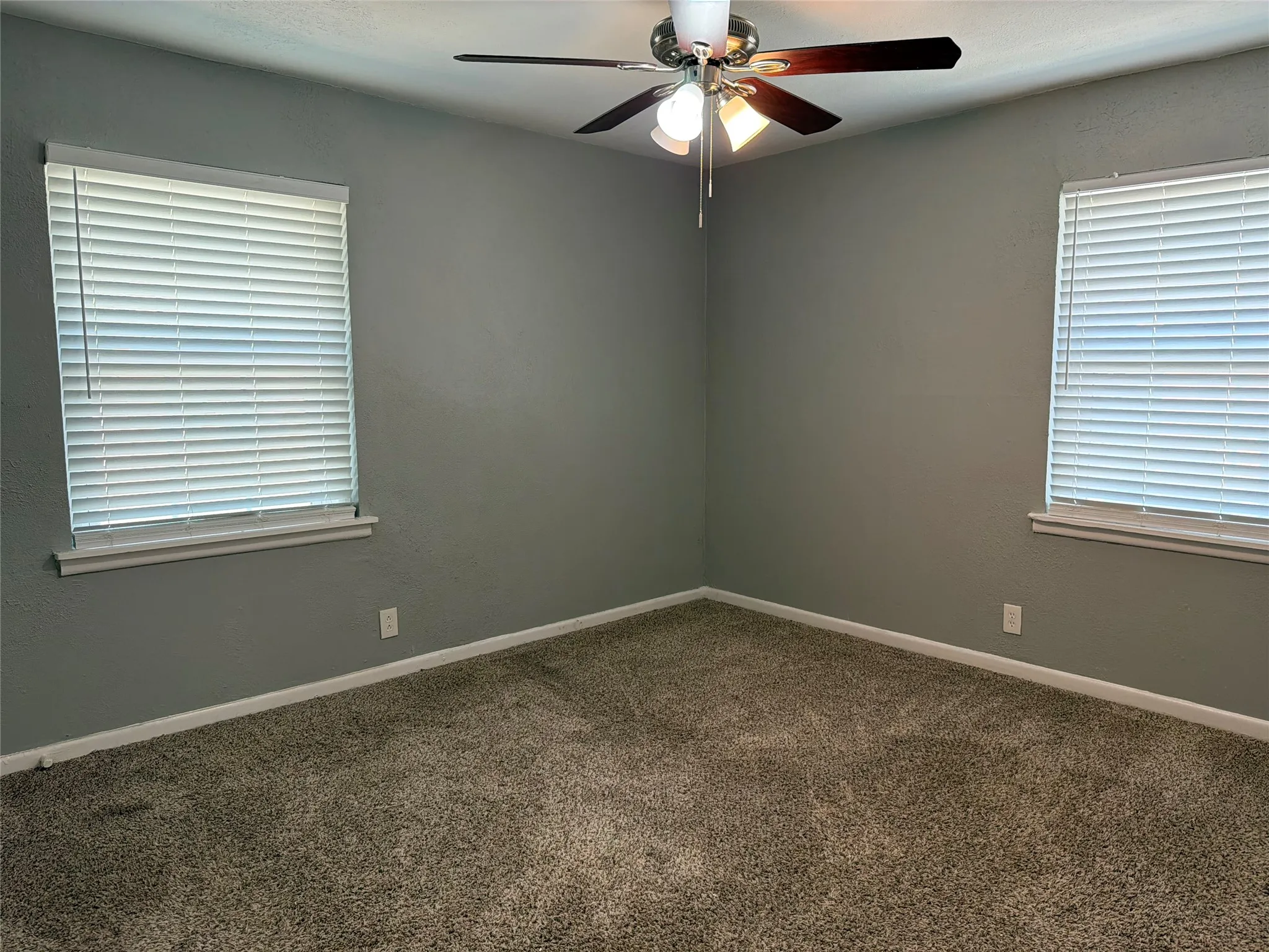 Duplex For Rent in Tarrant County , 2505 Normont Circle, Fort Worth, Texas 76103, 2 Bedroom, 1 Bathroom, 1 Garage spaces, 784 Sqft, built in 1954, mls#21351607, Real Estate Agent in Fort Worth, Homes For Rent in Tarrant county, Homes For Rent in Fort Worth, Realtor in Fort Worth Texas, Real Estate Brokerage Independent Realty Texas, Luminita Cordes Realtor