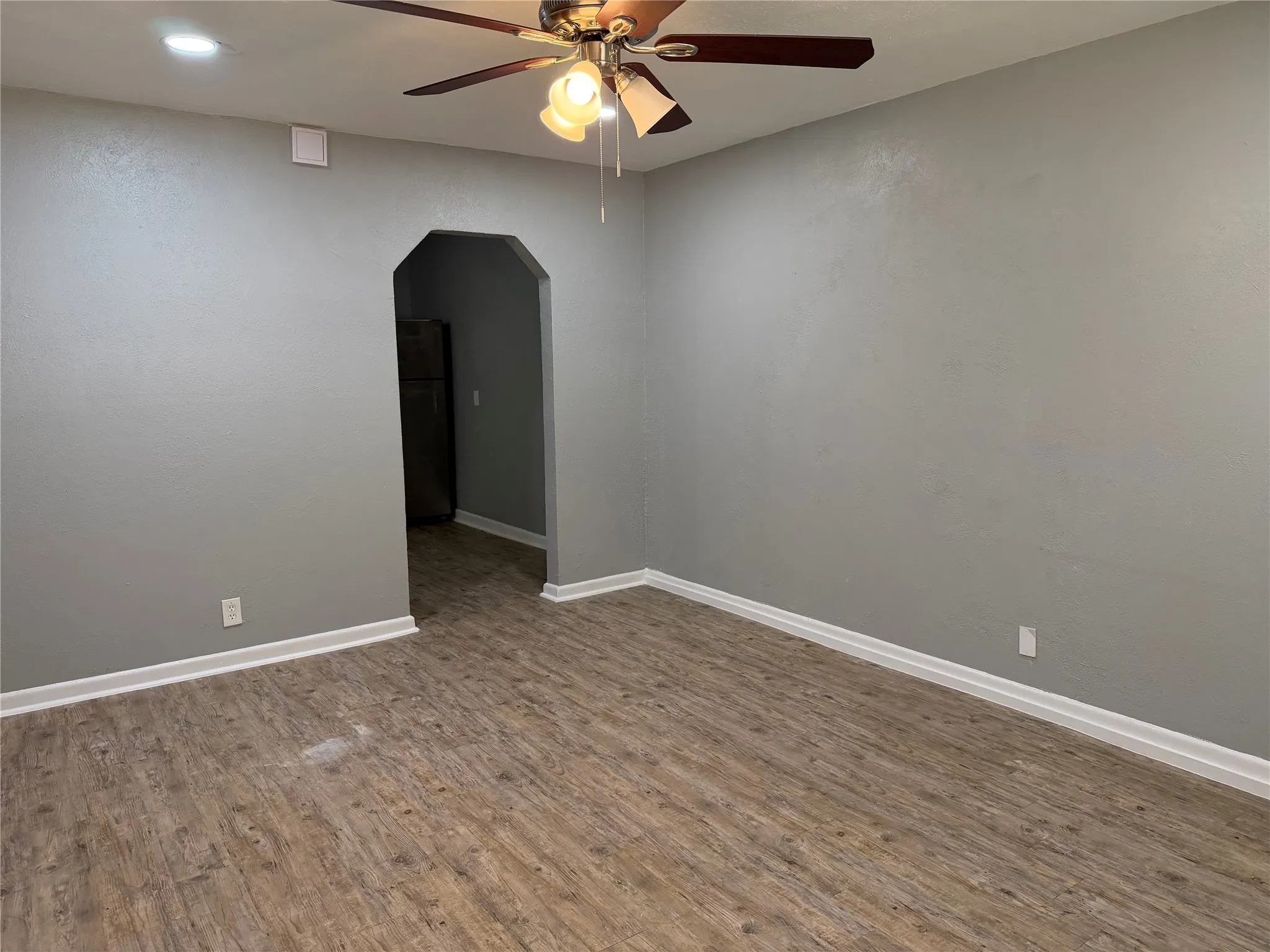 Duplex For Rent in Tarrant County , 2505 Normont Circle, Fort Worth, Texas 76103, 2 Bedroom, 1 Bathroom, 1 Garage spaces, 784 Sqft, built in 1954, mls#21351607, Real Estate Agent in Fort Worth, Homes For Rent in Tarrant county, Homes For Rent in Fort Worth, Realtor in Fort Worth Texas, Real Estate Brokerage Independent Realty Texas, Luminita Cordes Realtor