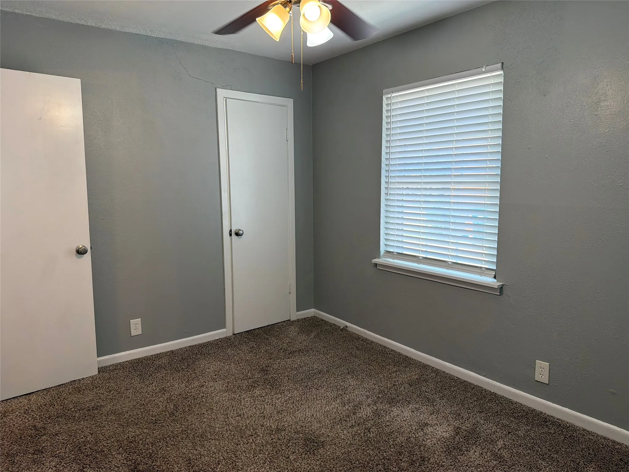 Duplex For Rent in Tarrant County , 2505 Normont Circle, Fort Worth, Texas 76103, 2 Bedroom, 1 Bathroom, 1 Garage spaces, 784 Sqft, built in 1954, mls#21351607, Real Estate Agent in Fort Worth, Homes For Rent in Tarrant county, Homes For Rent in Fort Worth, Realtor in Fort Worth Texas, Real Estate Brokerage Independent Realty Texas, Luminita Cordes Realtor