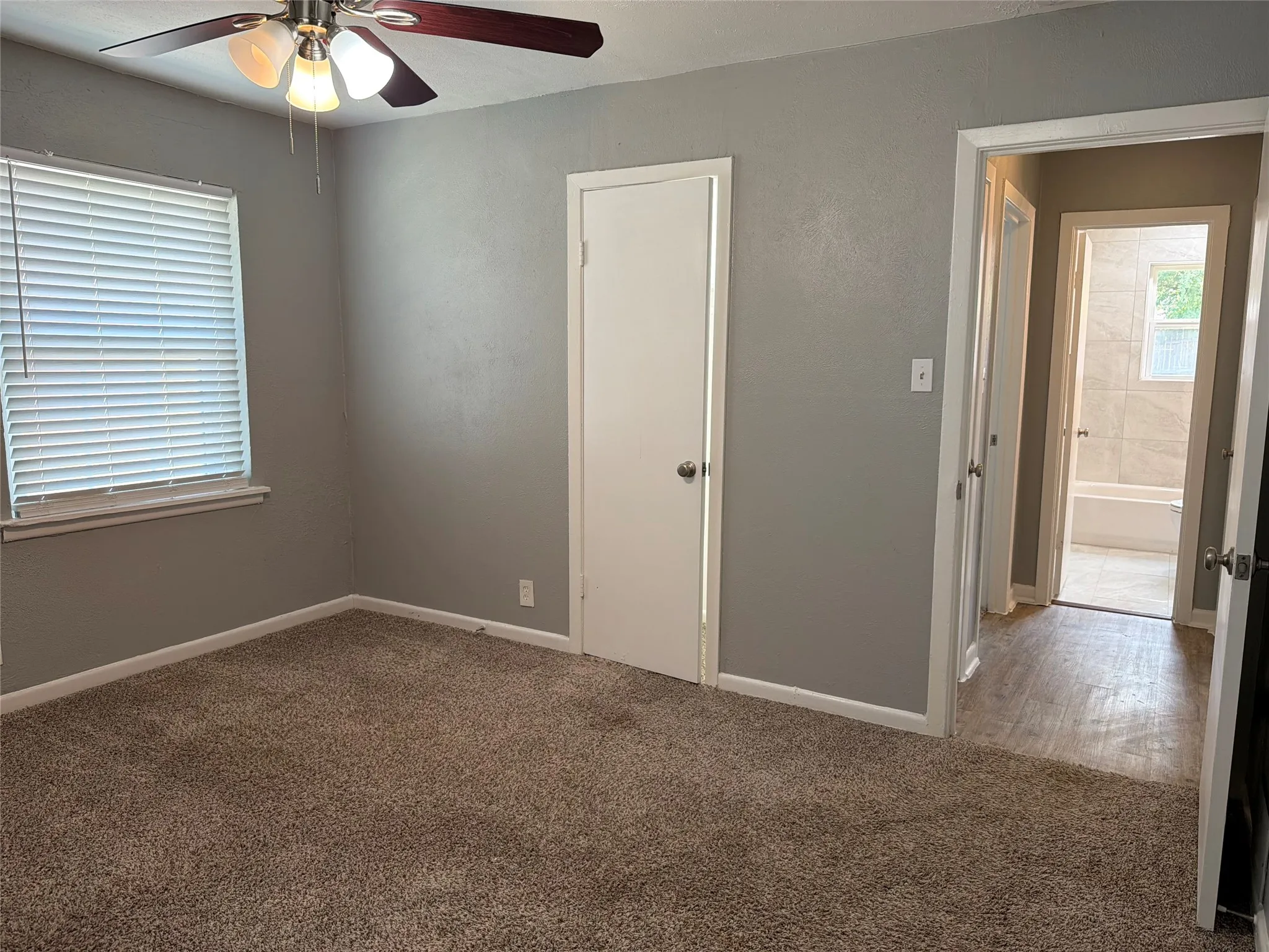 Duplex For Rent in Tarrant County , 2505 Normont Circle, Fort Worth, Texas 76103, 2 Bedroom, 1 Bathroom, 1 Garage spaces, 784 Sqft, built in 1954, mls#21351607, Real Estate Agent in Fort Worth, Homes For Rent in Tarrant county, Homes For Rent in Fort Worth, Realtor in Fort Worth Texas, Real Estate Brokerage Independent Realty Texas, Luminita Cordes Realtor