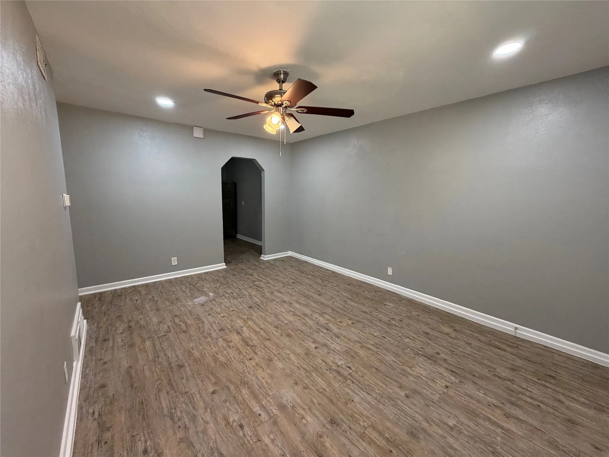 Duplex For Rent in Tarrant County , 2505 Normont Circle, Fort Worth, Texas 76103, 2 Bedroom, 1 Bathroom, 1 Garage spaces, 784 Sqft, built in 1954, mls#21351607, Real Estate Agent in Fort Worth, Homes For Rent in Tarrant county, Homes For Rent in Fort Worth, Realtor in Fort Worth Texas, Real Estate Brokerage Independent Realty Texas, Luminita Cordes Realtor