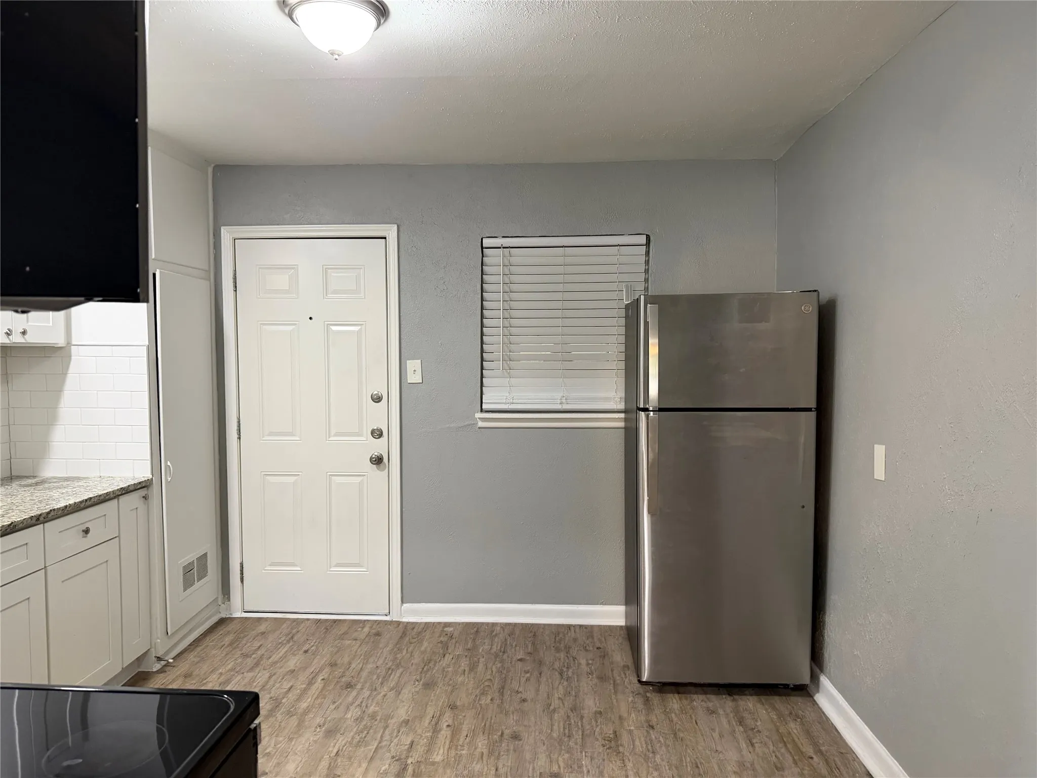 Duplex For Rent in Tarrant County , 2505 Normont Circle, Fort Worth, Texas 76103, 2 Bedroom, 1 Bathroom, 1 Garage spaces, 784 Sqft, built in 1954, mls#21351607, Real Estate Agent in Fort Worth, Homes For Rent in Tarrant county, Homes For Rent in Fort Worth, Realtor in Fort Worth Texas, Real Estate Brokerage Independent Realty Texas, Luminita Cordes Realtor